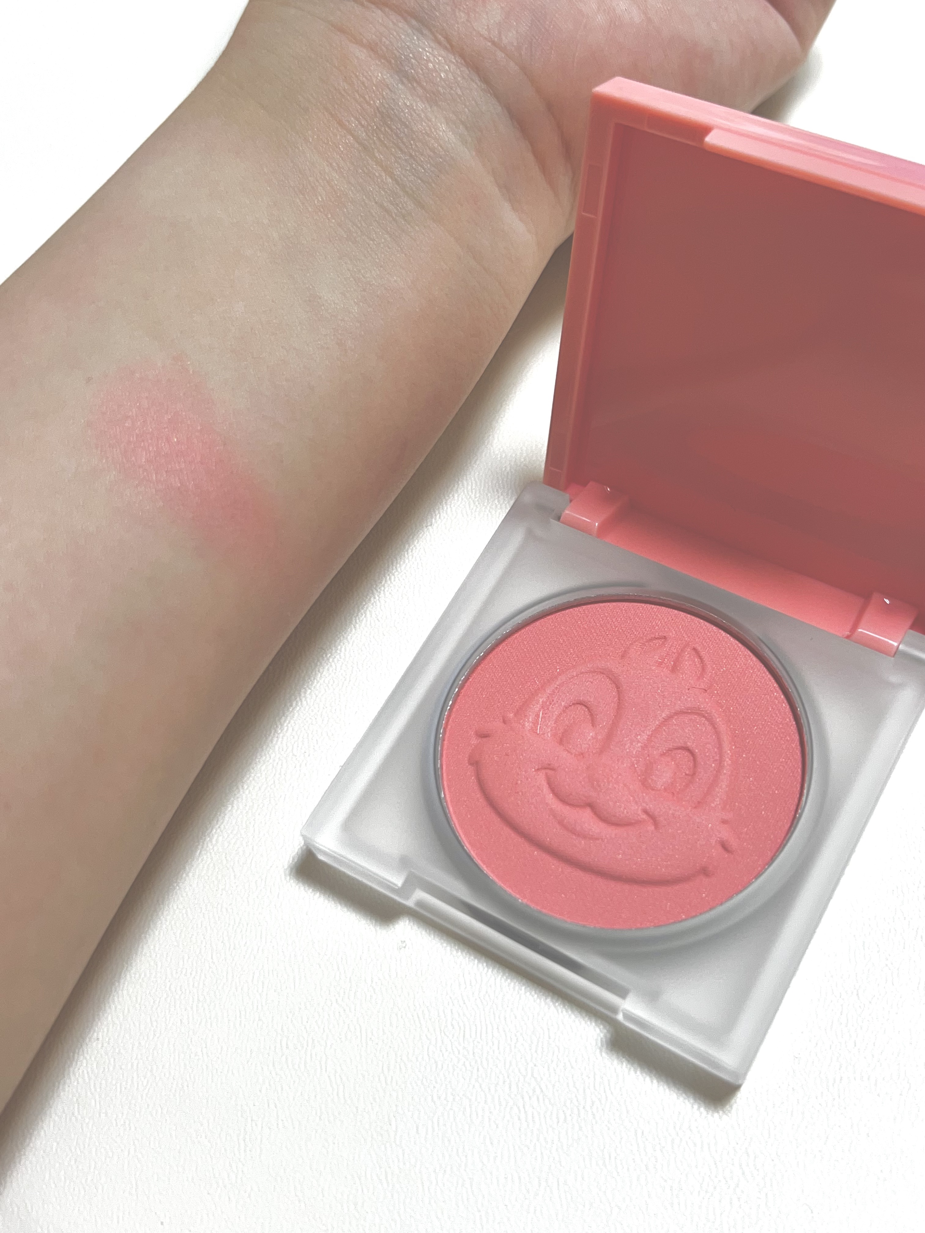 ブラリーチーク(ディズニーエディション) 02 ウエービーコーラル/espoir/チークを使ったクチコミ（2枚目）