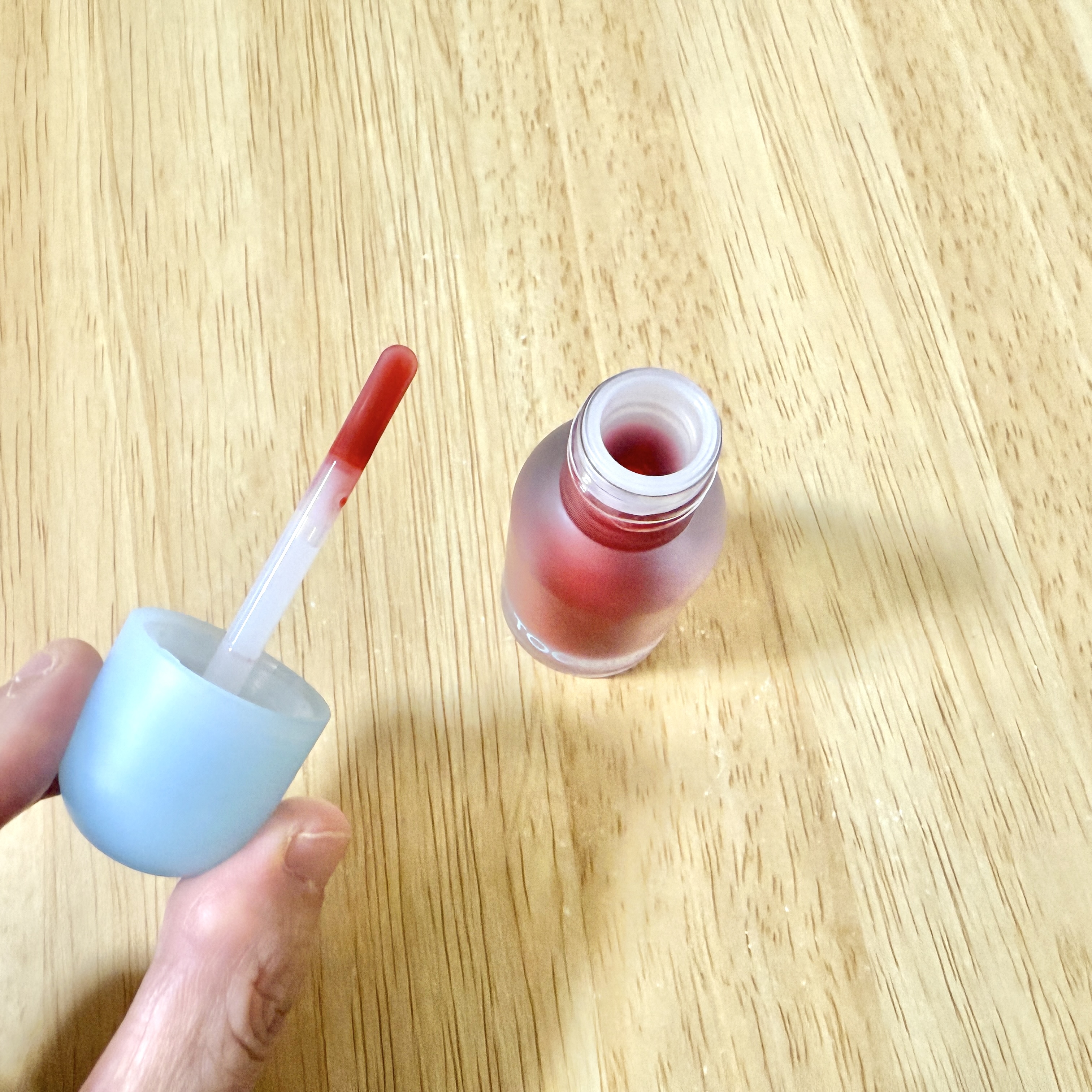 ジューシーベリープランピングリップオイル/TOCOBO/リップグロスを使ったクチコミ（2枚目）