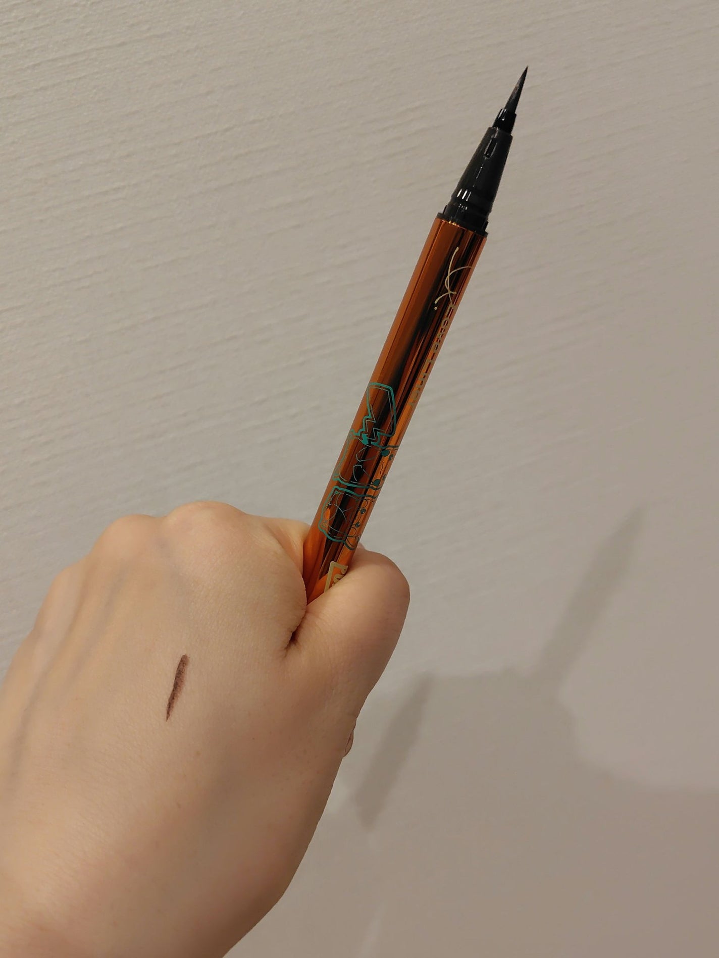 リキッドアイライナーR4/ラブ・ライナー/リキッドアイライナーを使ったクチコミ(2枚目)