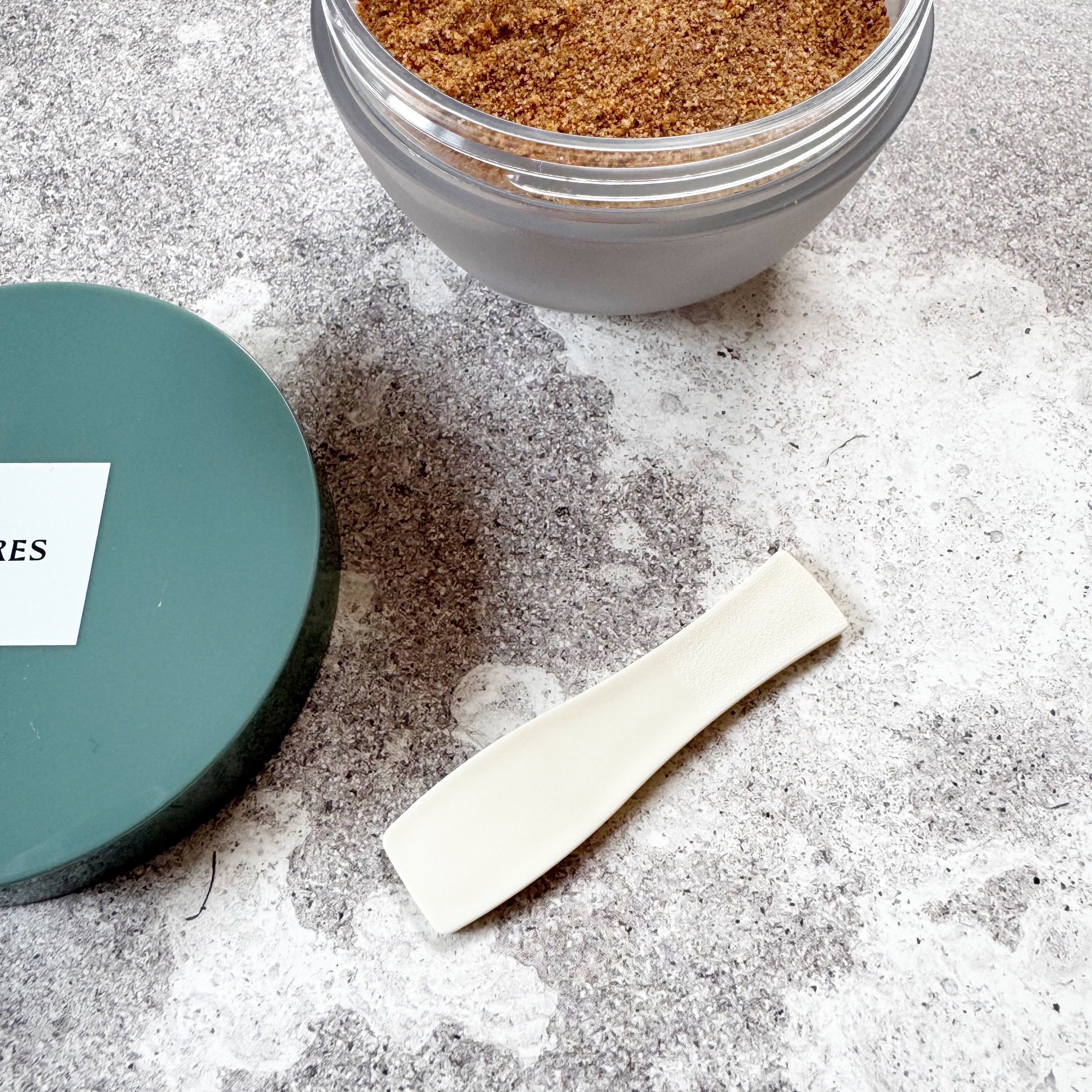 フェイススクラブ ブラッシャー VG/アーレス/スクラブ・ゴマージュを使ったクチコミ（2枚目）