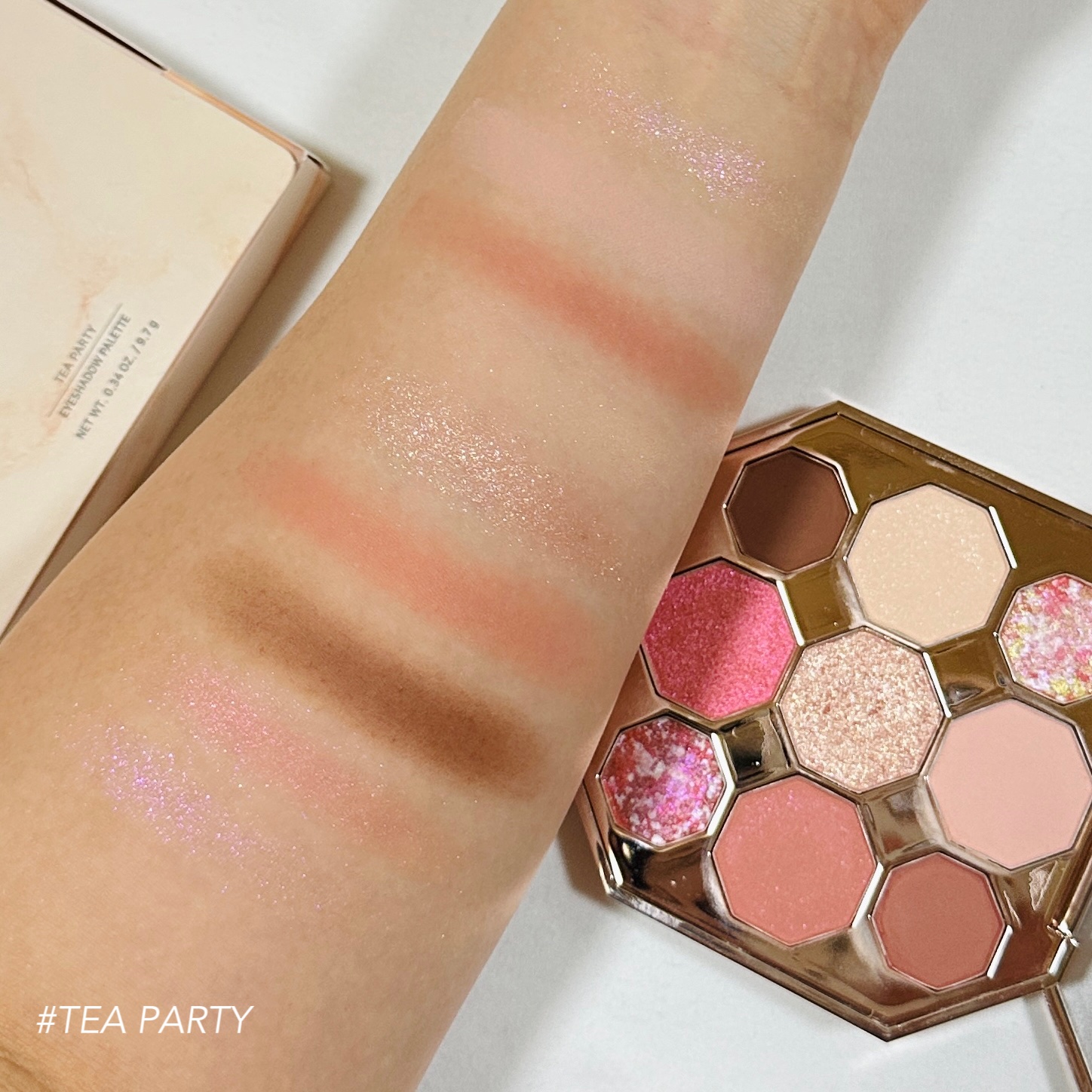 ディアダリア　ブルーミング エディション ガーデン オブ ライト パレット ブルーミング エディション シークレット ガーデン パレット ⁄ DEAR