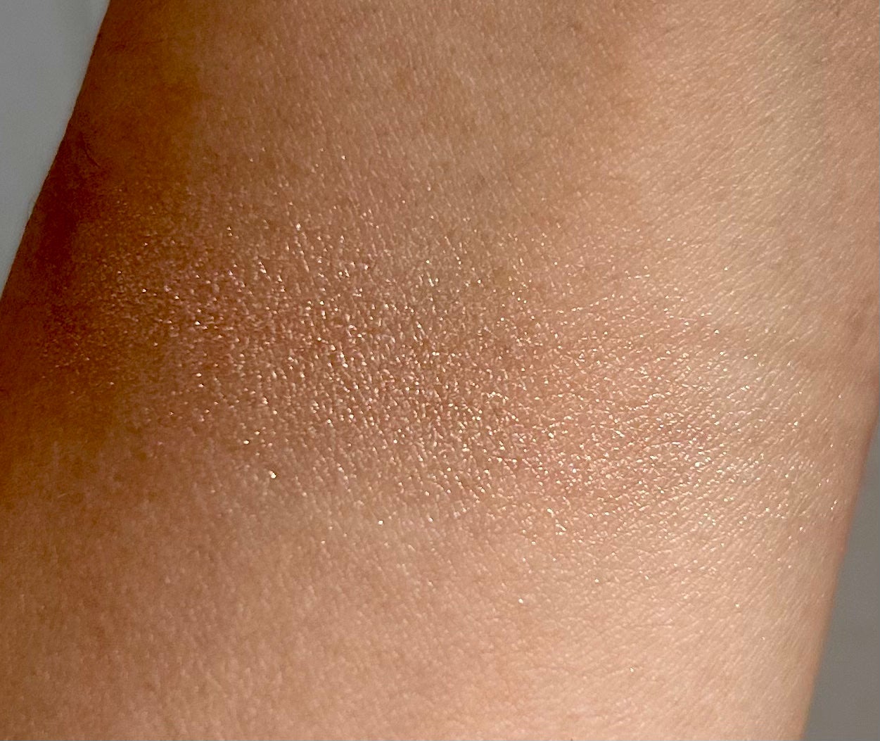 シマリングカラーヴェール ステートメント/THREE/単色アイシャドウを使ったクチコミ(3枚目)