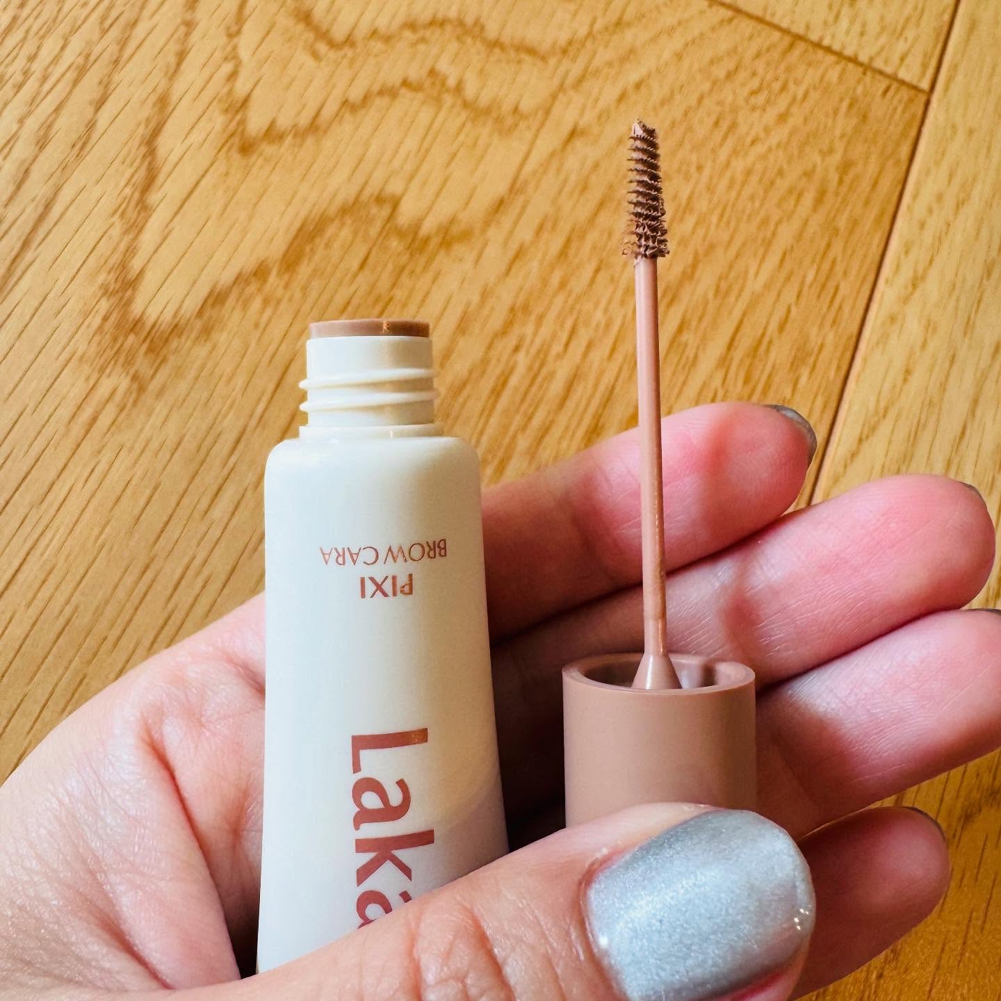 ラカ ピクシーブロウカラ/Laka/眉マスカラを使ったクチコミ（3枚目）