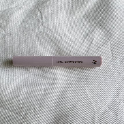 ウォンジョンヨ メタルシャワーペンシル 07 リコッタベージュ/Wonjungyo/スティックアイシャドウを使ったクチコミ(2枚目)