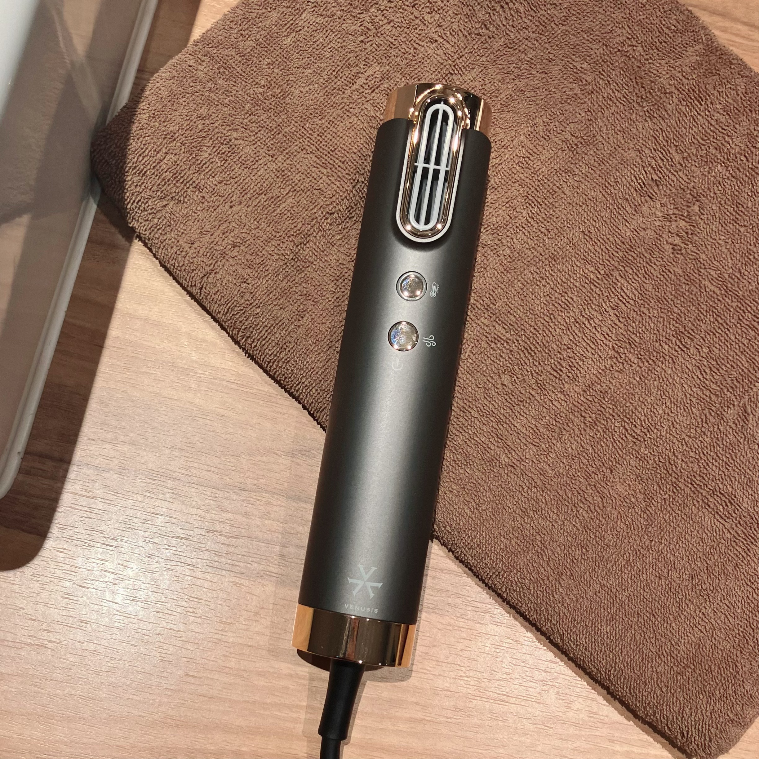  スリムフィットドライヤー VDS-7000/VENUSiS/ドライヤーを使ったクチコミ（2枚目）