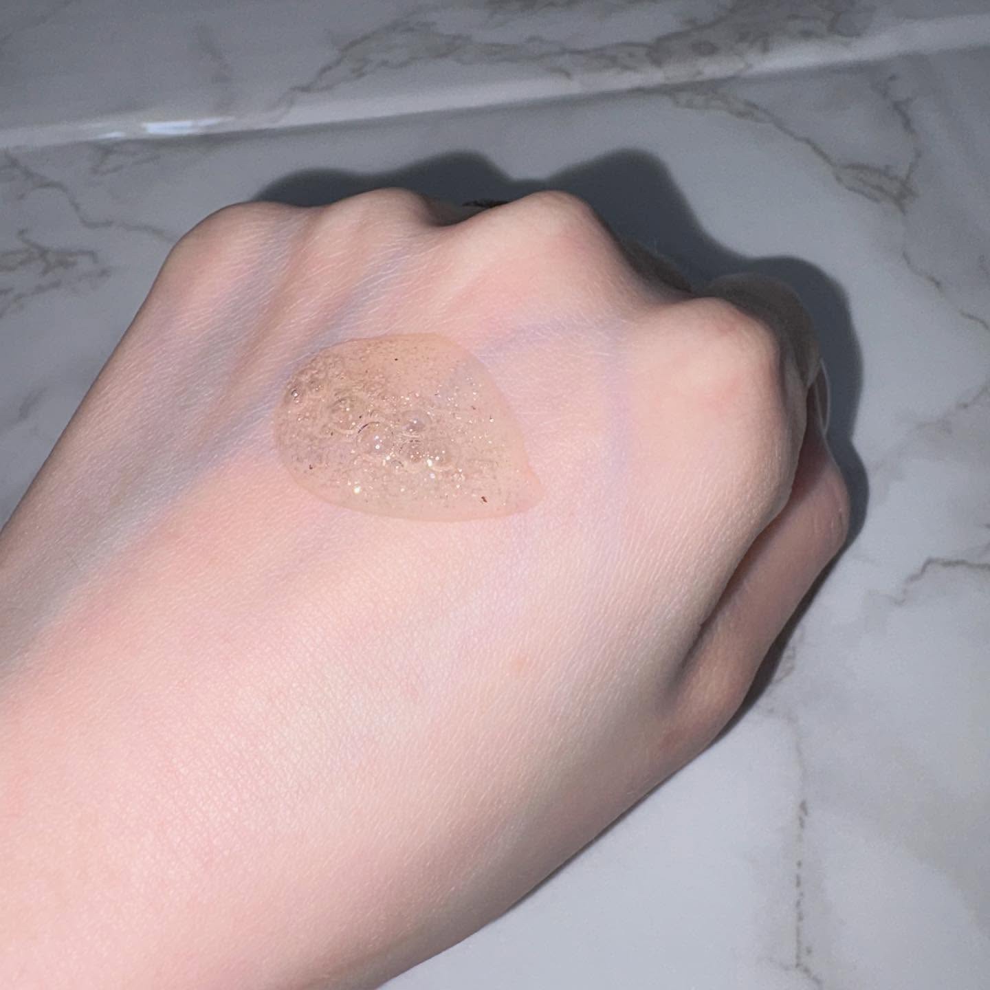 スクラブボディウォッシュ バースデイケーキ ラズベリーバニラ/LUV SCENT/ボディスクラブを使ったクチコミ（3枚目）