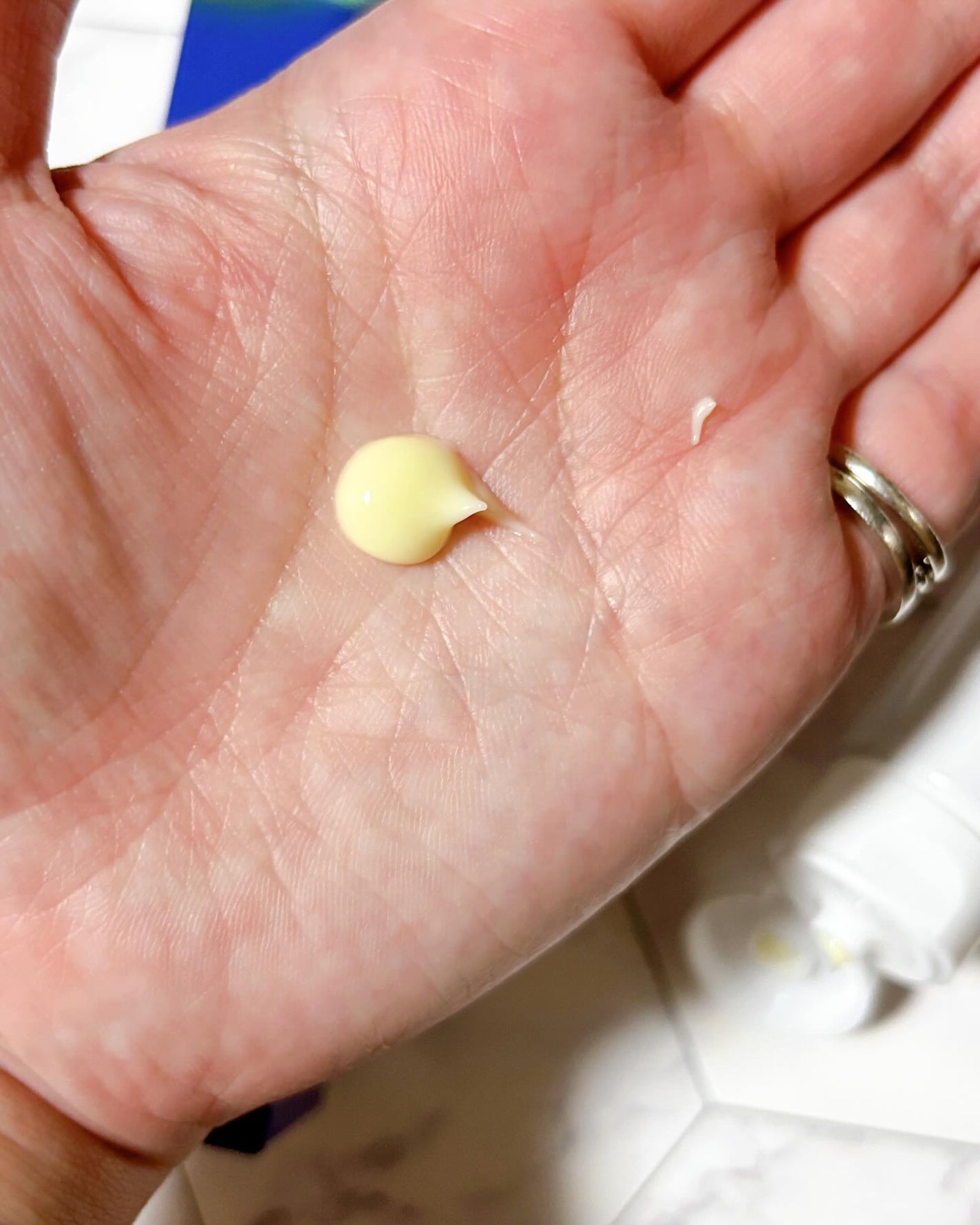 comaki on LIPS 「新UVラグジュアリーデイクリームSPF28PA+++ をお試し..」(2枚目)