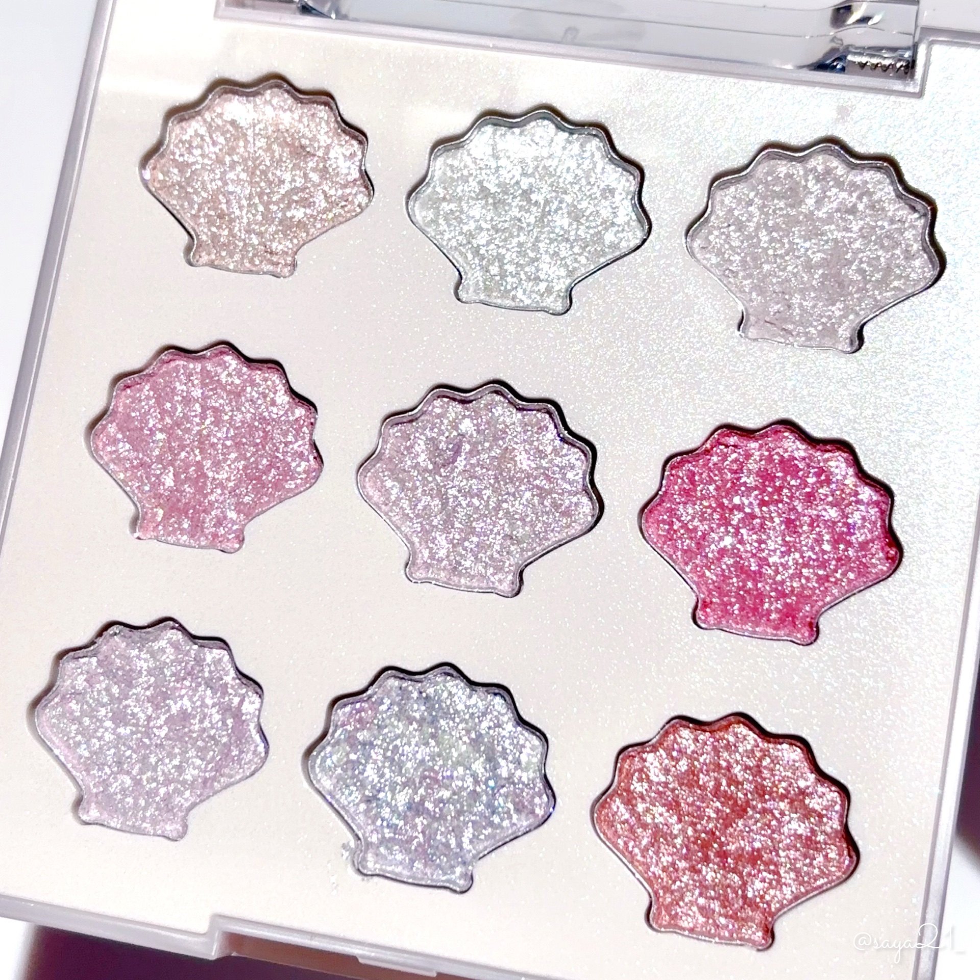 シャイングロイハイライターパレット/dasique/クリームハイライトを使ったクチコミ（2枚目）