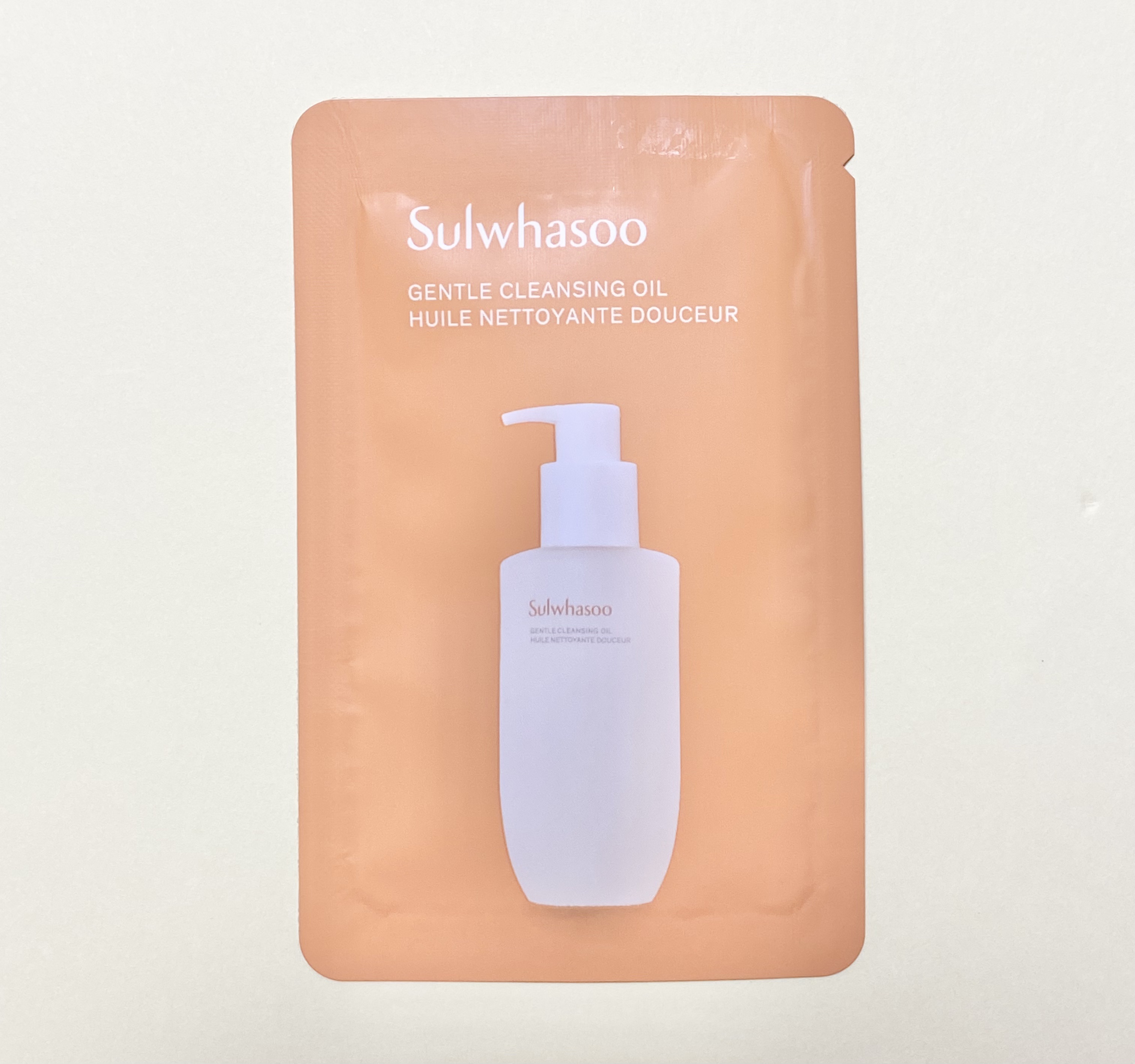 Sulwhasoo 順行(スンヘン)クレンジングオイルのクチコミ「Sulwhasoo
クレンジングオイル

●柔らかいテクスチャーのオイルを顔に塗ってなめらかに.....」（1枚目）