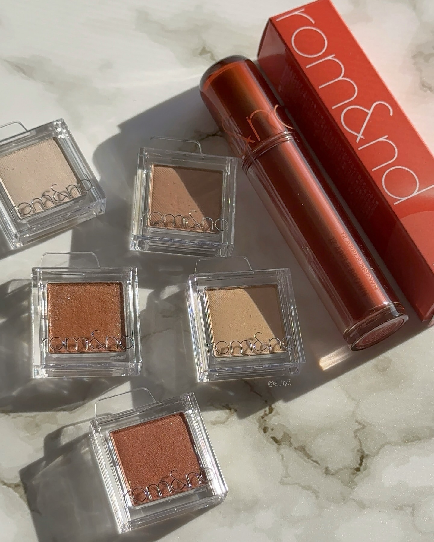 ザ ジューシーラスティングティント/rom&nd/リップティントを使ったクチコミ（2枚目）