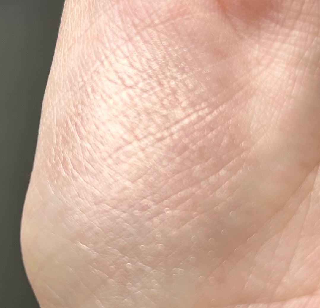 シマリングカラーヴェール ステートメント/THREE/単色アイシャドウを使ったクチコミ(4枚目)