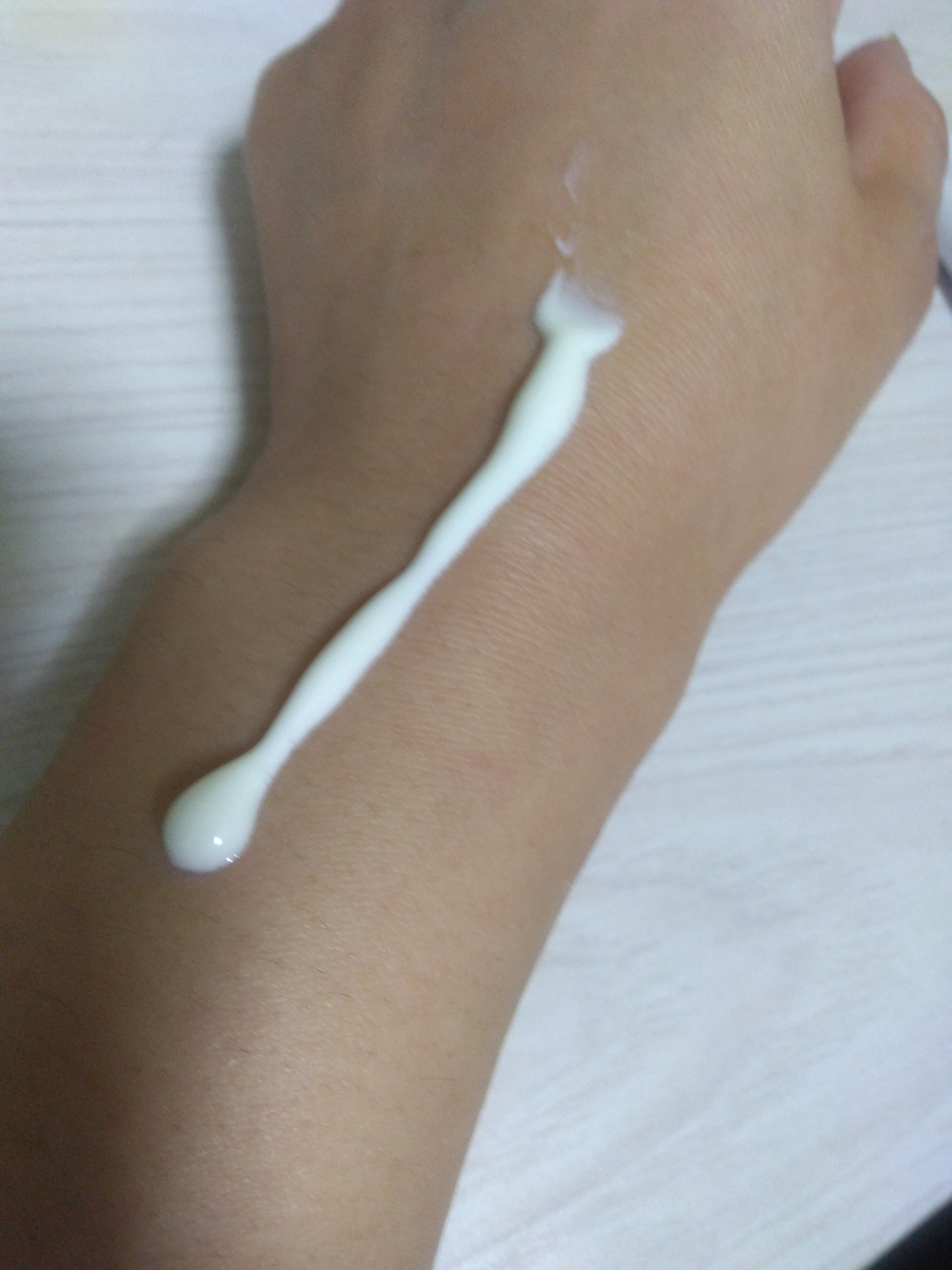 フェイス＆ボディ UV/IGNIS/乳液を使ったクチコミ（3枚目）