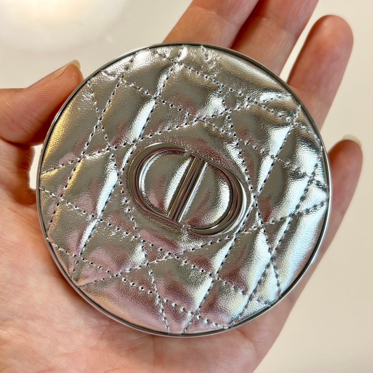 ディオールスキン フォーエヴァー グロウ ルミナイザー/Dior/ハイライトを使ったクチコミ(4枚目)