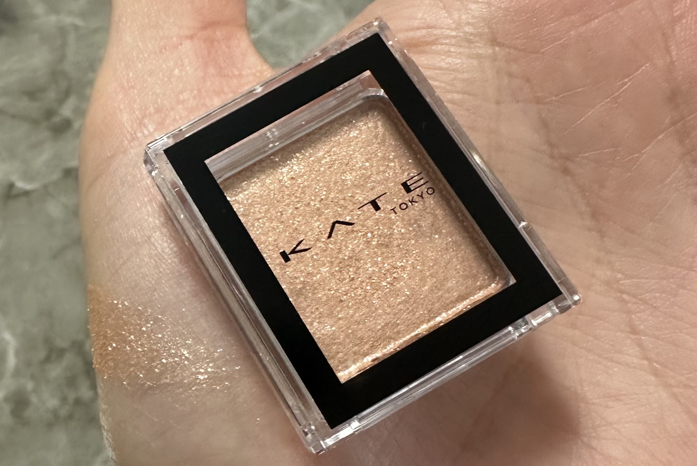 ケイト ザ アイカラー G303 キャンドルベージュ(Web限定)/KATE/単色アイシャドウを使ったクチコミ（1枚目）