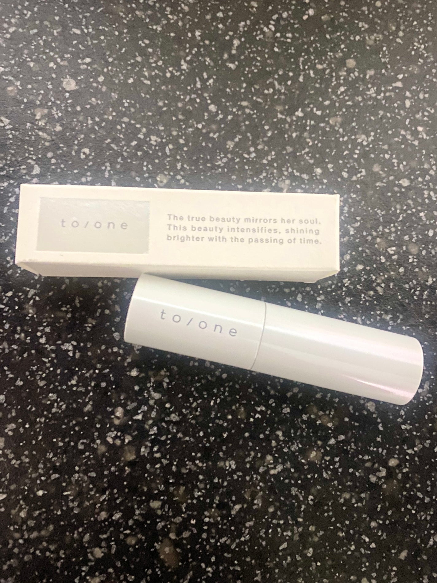 トーン ブライトニング リップバーム UV/to/one/リップバームを使ったクチコミ(2枚目)