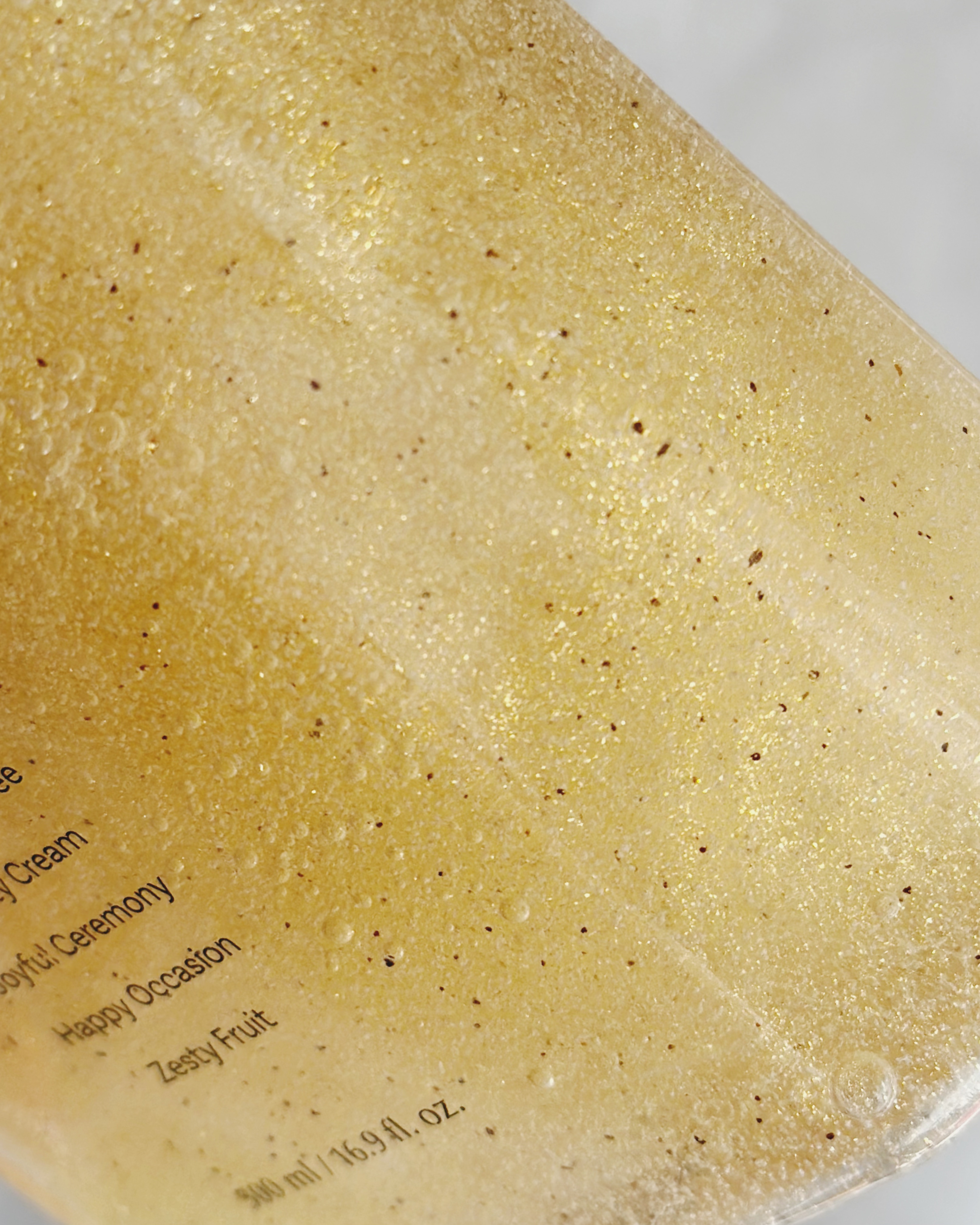 スクラブボディウォッシュ バースデイケーキ ラズベリーバニラ/LUV SCENT/ボディスクラブを使ったクチコミ（3枚目）