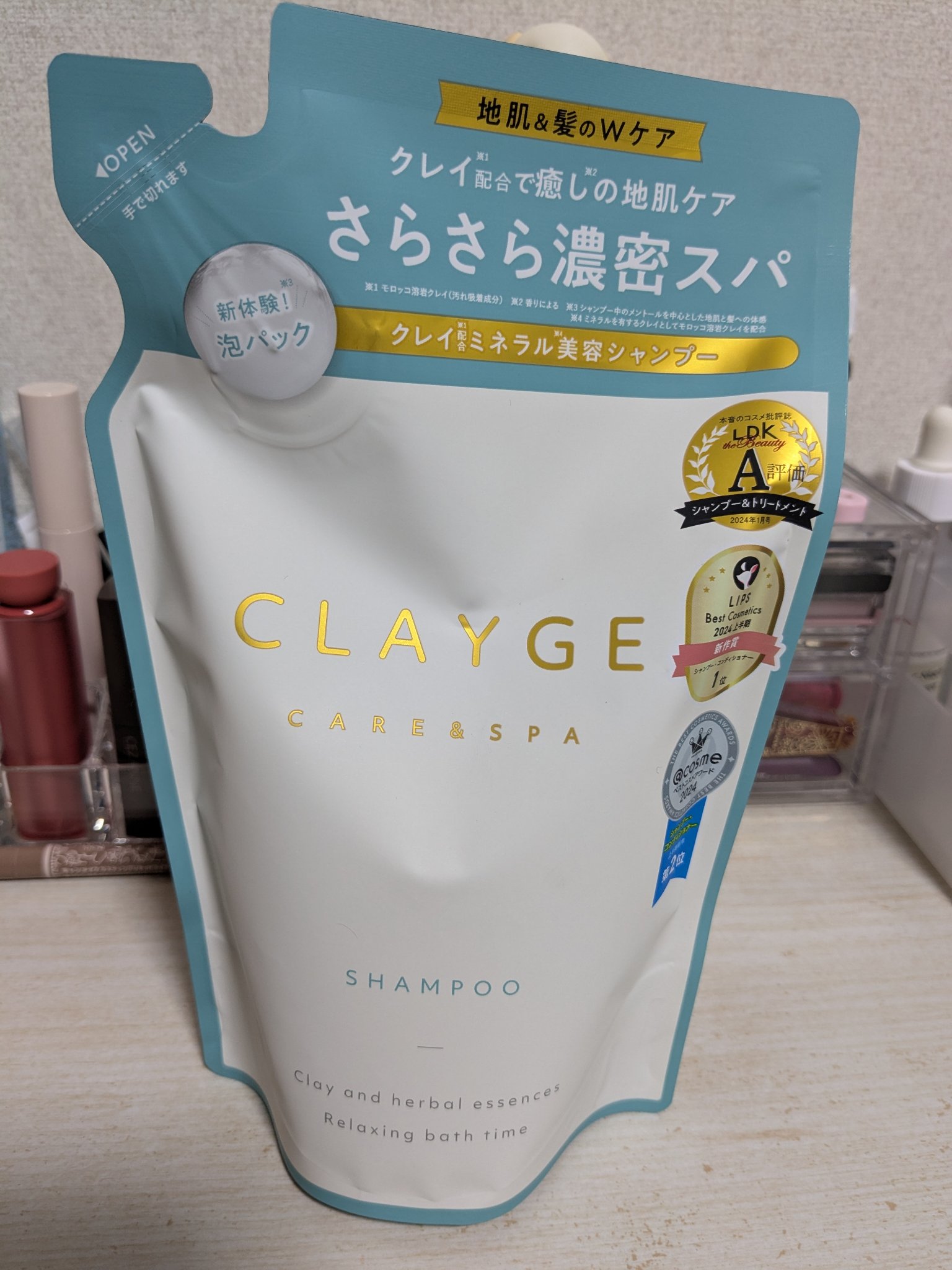 CLAYGE シャンプー/トリートメント SR シャンプー詰替400ml

初めて購入してみました！

数回使用して感じたこと
❁︎泡立ちがとっても良い！
 ヤシ・ケラチン由来の洗浄成分が配合されているらしく、しっかりと泡立ちます。
❁︎洗