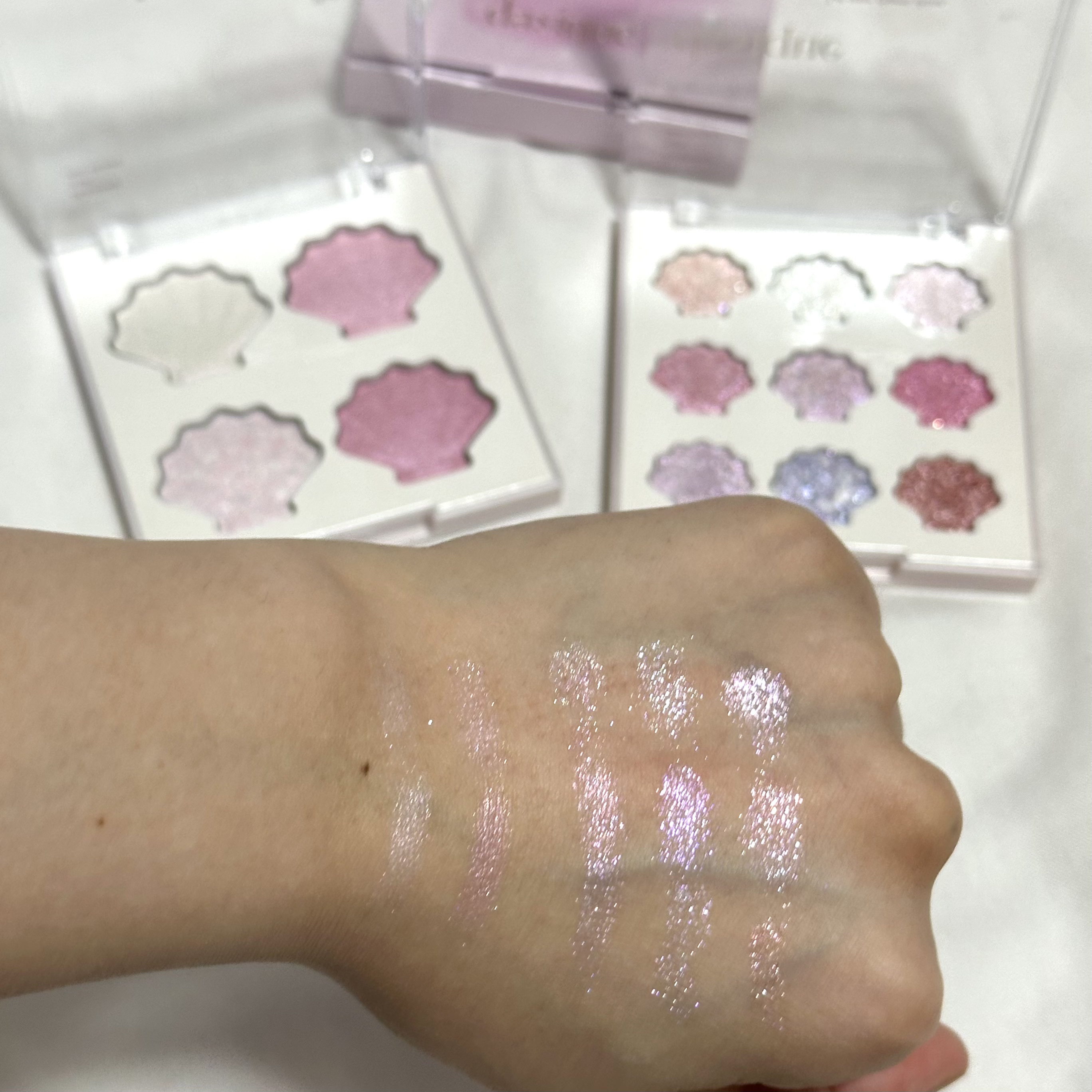 シャイングロイハイライターパレット/dasique/クリームハイライトを使ったクチコミ（3枚目）