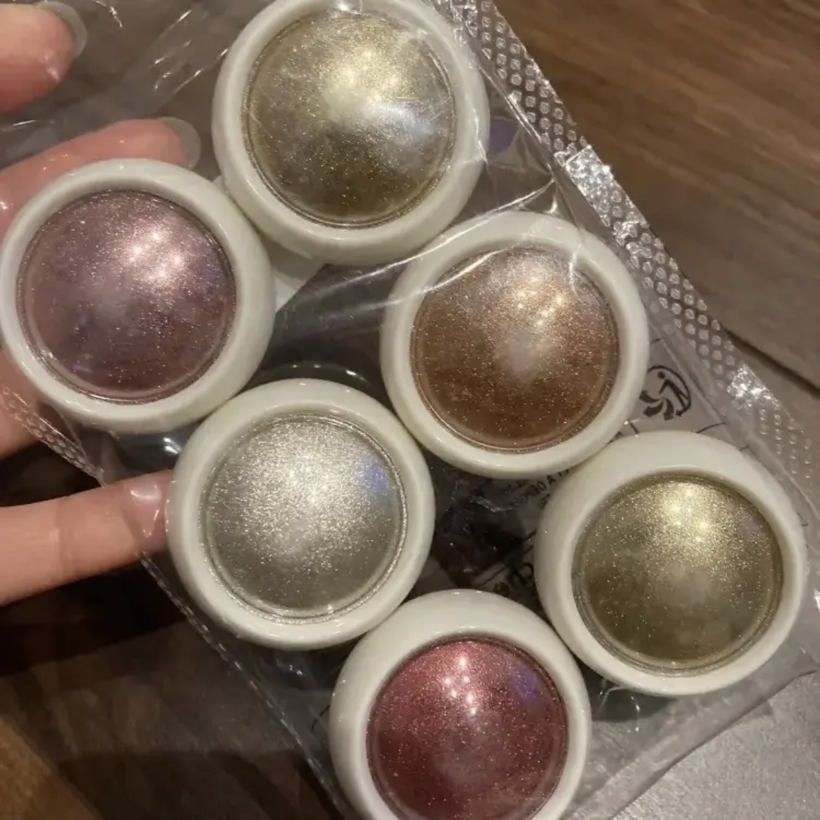 ミラーネイルの必需品♡

SHEIN
ネイルアート＆ツール

こんなにも入っていて400円ほどです😳
安すぎて即買いでした🫣

色の付きもめっちゃ良くて、綺麗！！！
買ってよかった🧡

色々噂のあるSHEINですが
ネイル用品ハズレが