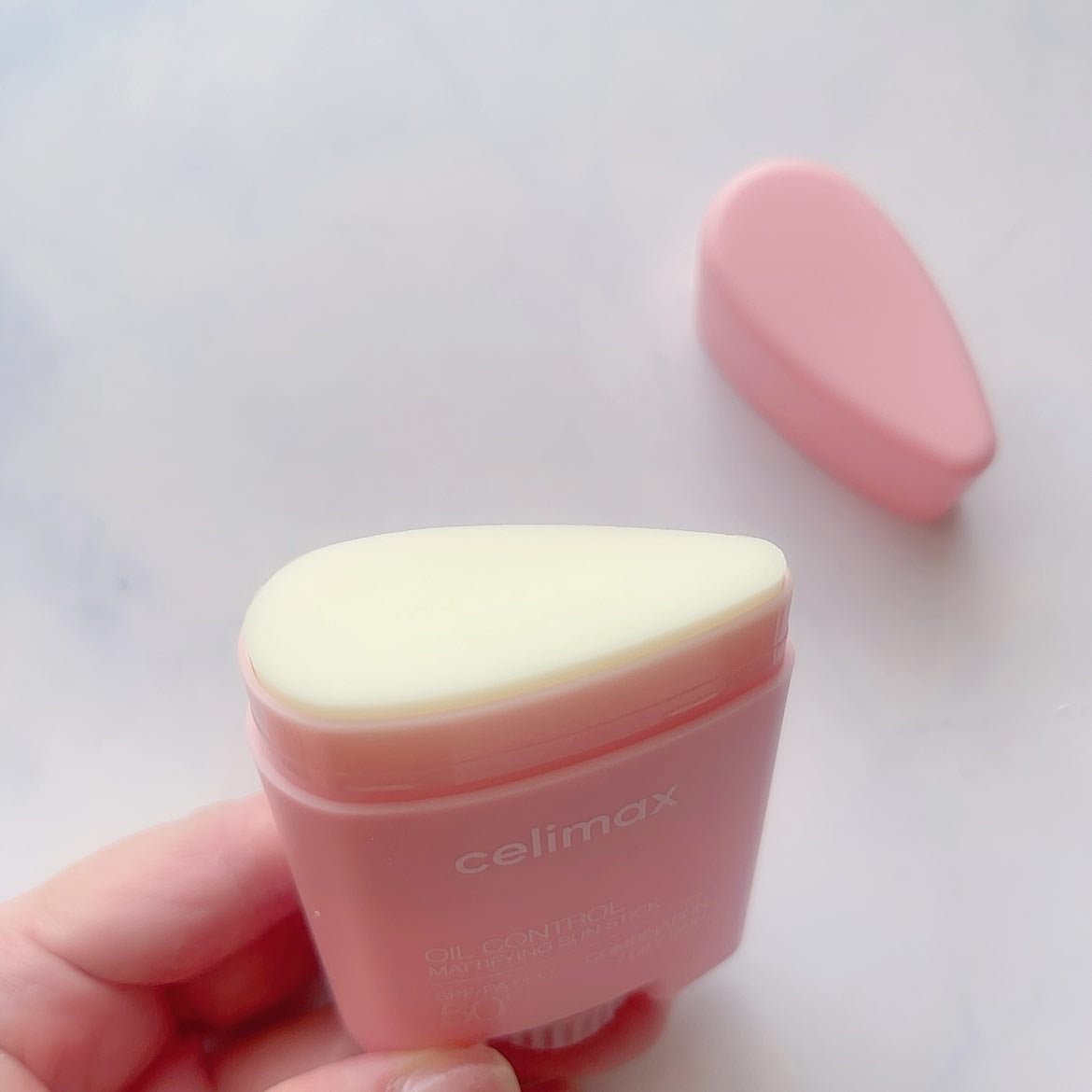 OIL CONTROL MATTIFYING SUN STICK/celimax/日焼け止めスティックを使ったクチコミ(4枚目)
