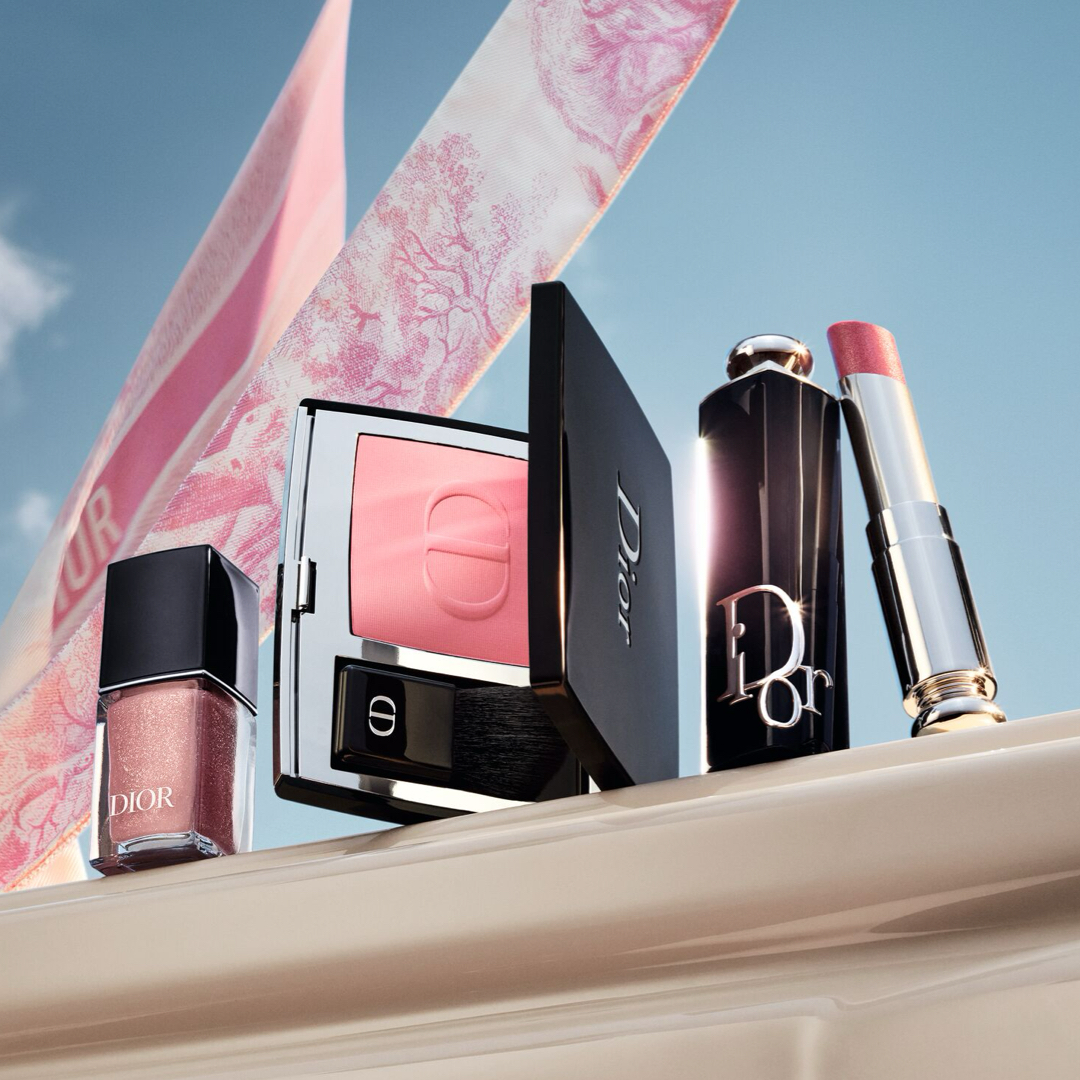 夏の訪れを祝して、美しく儚いピンクで表現される蜃気楼、「ピンク ミラージュ コレクション」*が公式オンライン限定で登場。

心ときめくピンクのグラデーションで描く、まぼろしのような夏の美しさを楽しんで。

▼製品を見る
http://on.