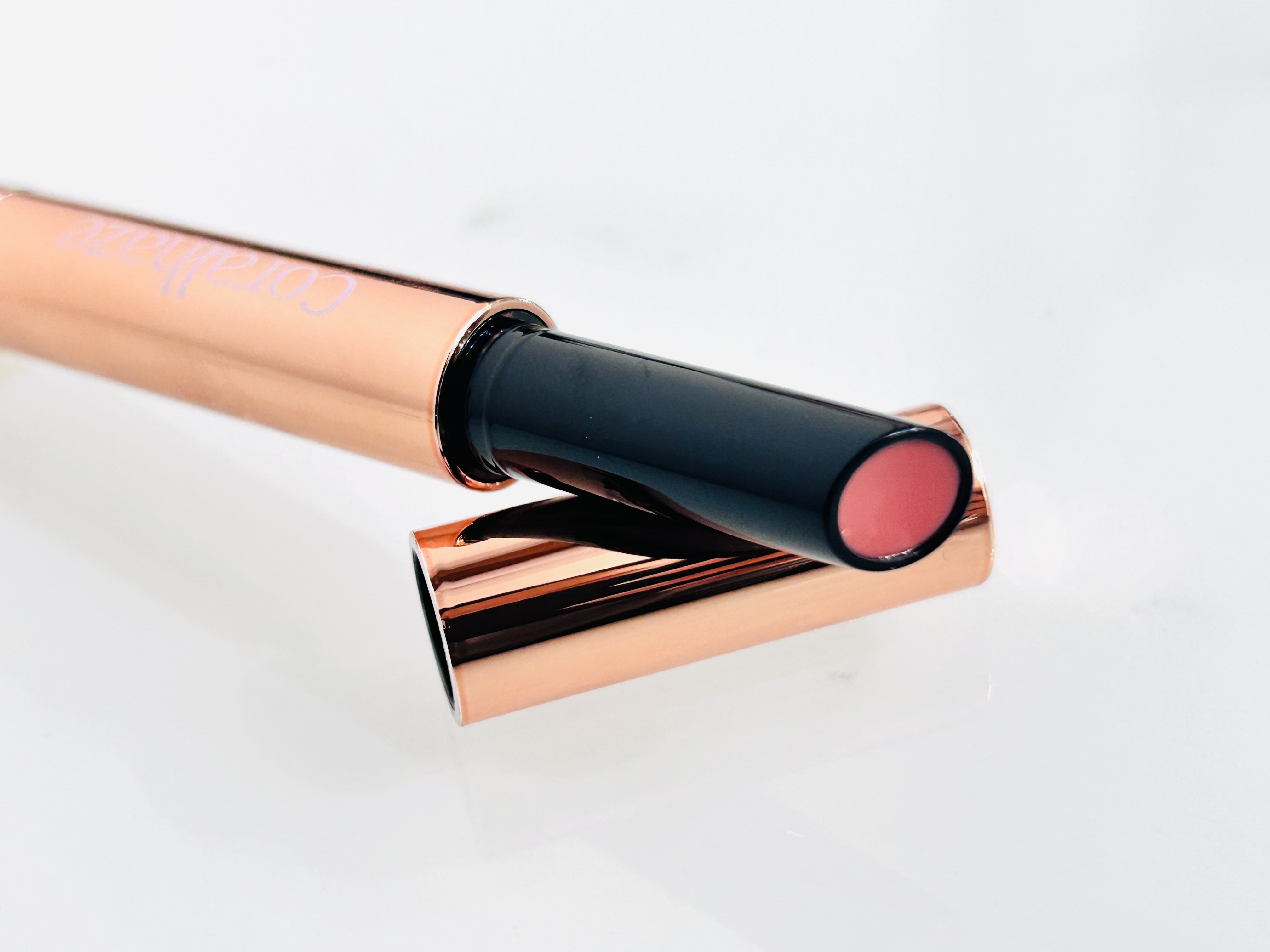 ボリューマイジングフォンデュリップ W02 エンチャント/Coralhaze/口紅を使ったクチコミ（2枚目）