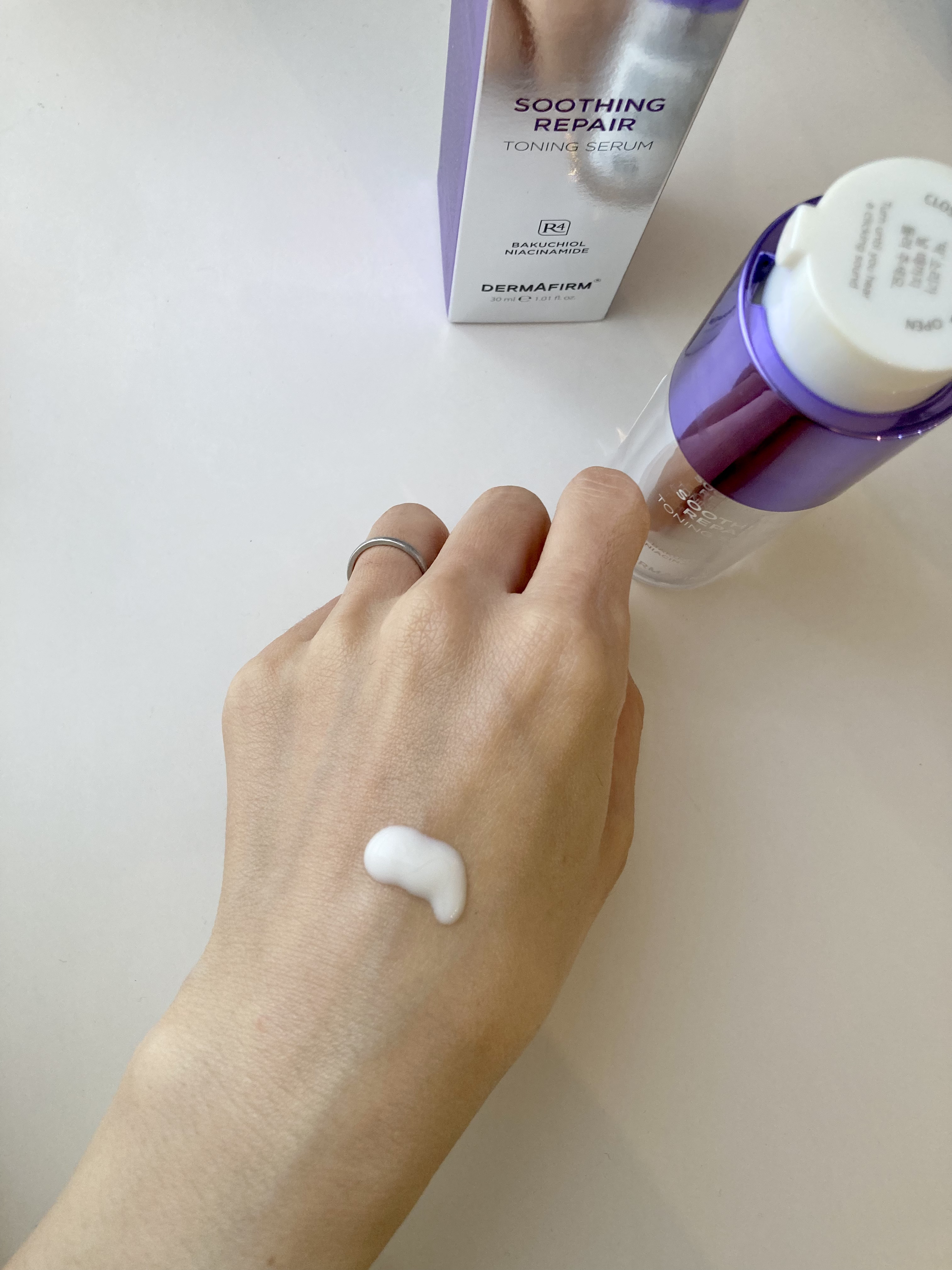 SOOTHING REPAIR TONING SERUM R4/ダーマファーム/美容液を使ったクチコミ（3枚目）