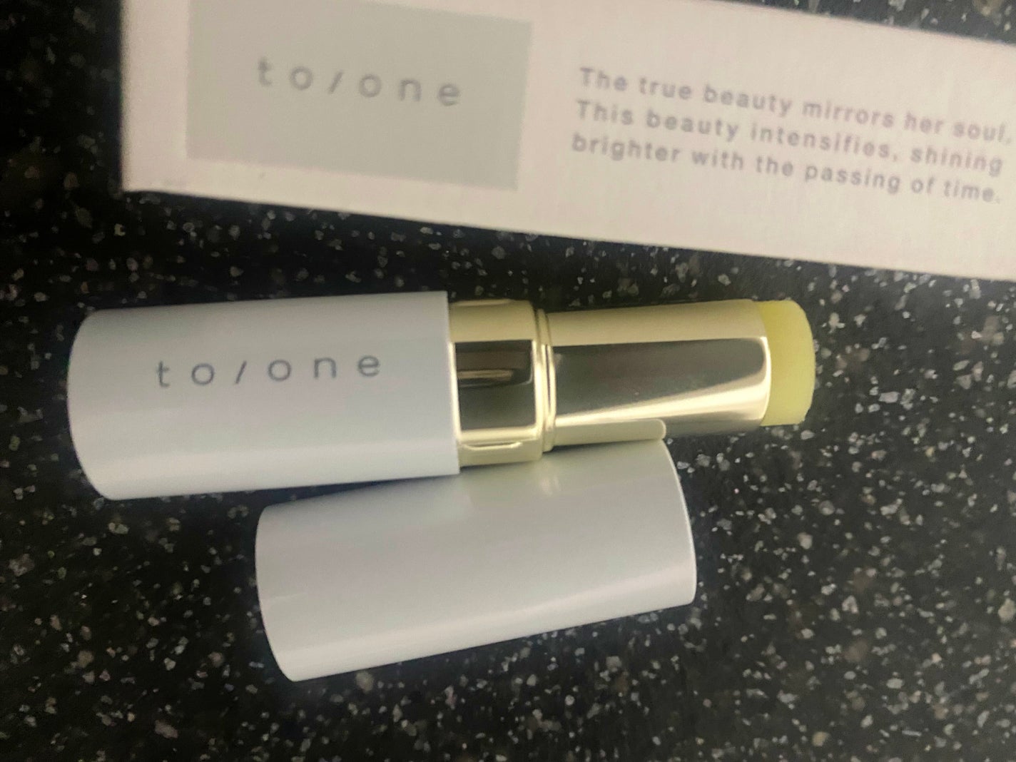 トーン ブライトニング リップバーム UV/to/one/リップバームを使ったクチコミ(1枚目)