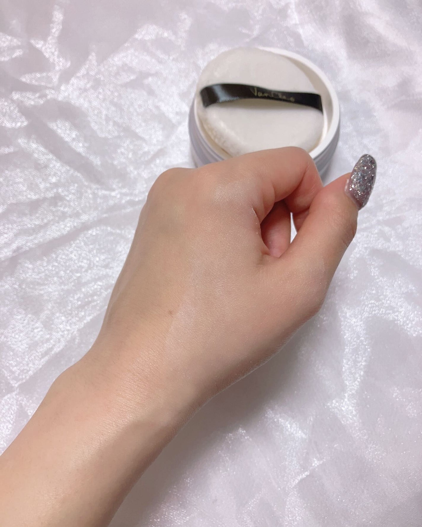 シルキー ライトフェイスパウダー/VanCleo/ルースパウダーを使ったクチコミ(4枚目)