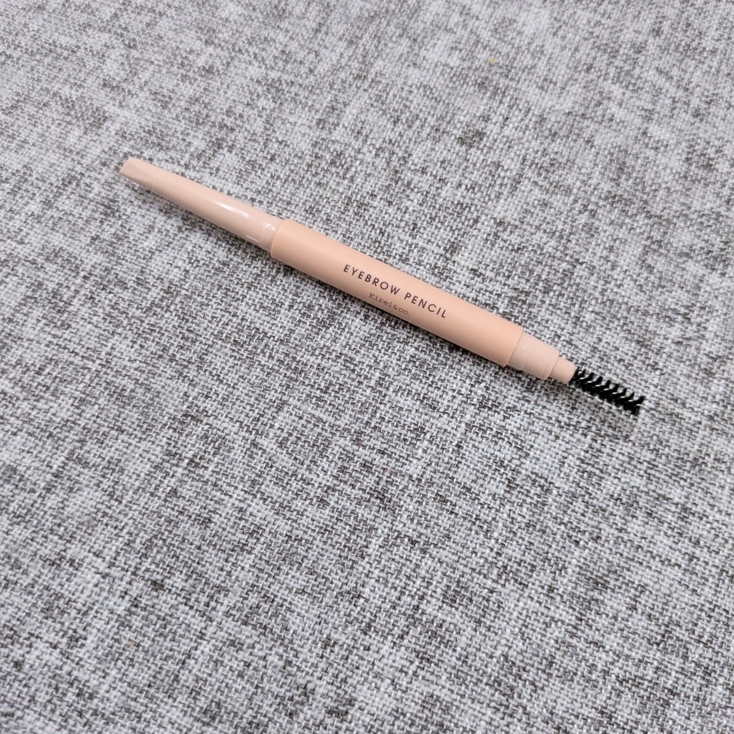 Kirei&co. アイブロウペンシルのクチコミ「#PR
#キレコ
#kireiandco
#ドラコス
プチプラで手軽に買えて、描きやす.....」（1枚目）