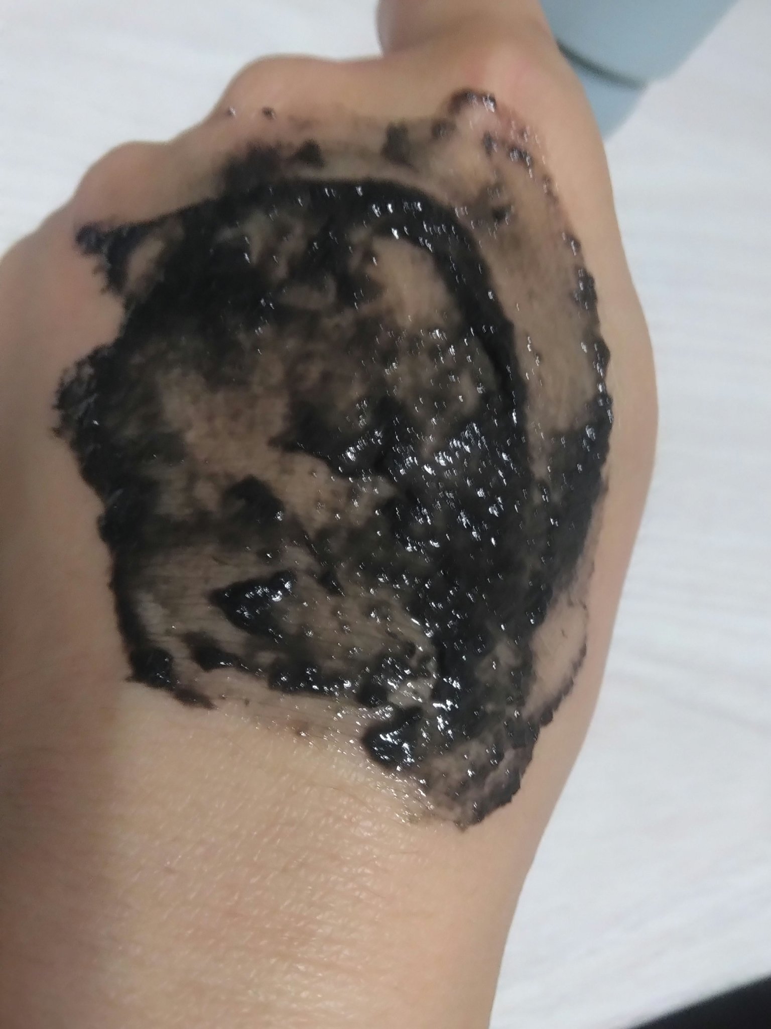 ALBION エクシア ブラックミネラルのクチコミ「️🖤漆黒のソフトスクラブで不要な角質️洗い流し🖤

☆ALBION
エクシア  ブラックミネラ.....」（3枚目）