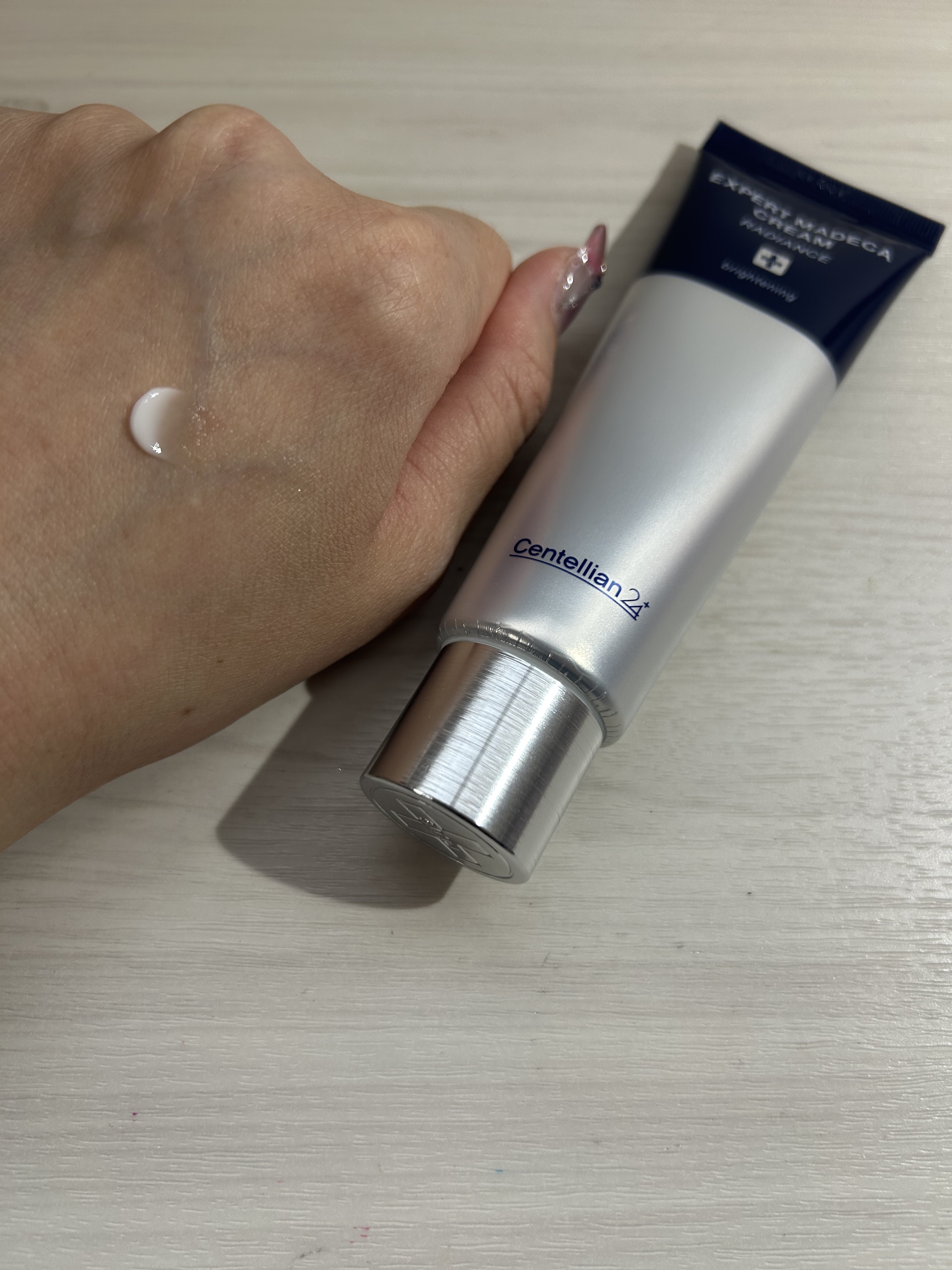 エキスパートマデカクリーム （レイディアンス）/センテリアン24/フェイスクリームを使ったクチコミ（3枚目）