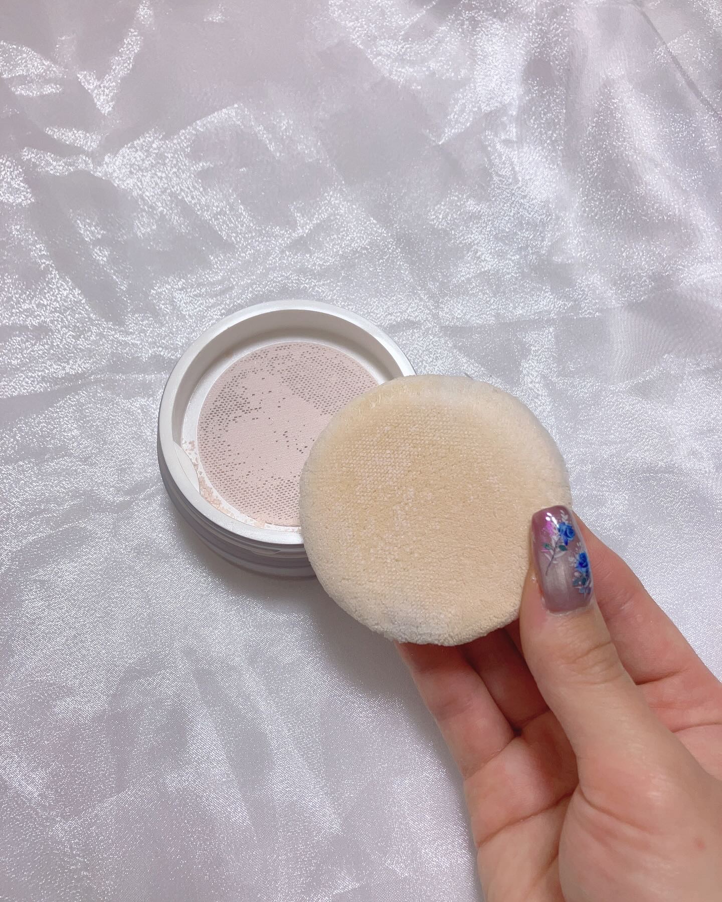 シルキー ライトフェイスパウダー/VanCleo/ルースパウダーを使ったクチコミ（3枚目）