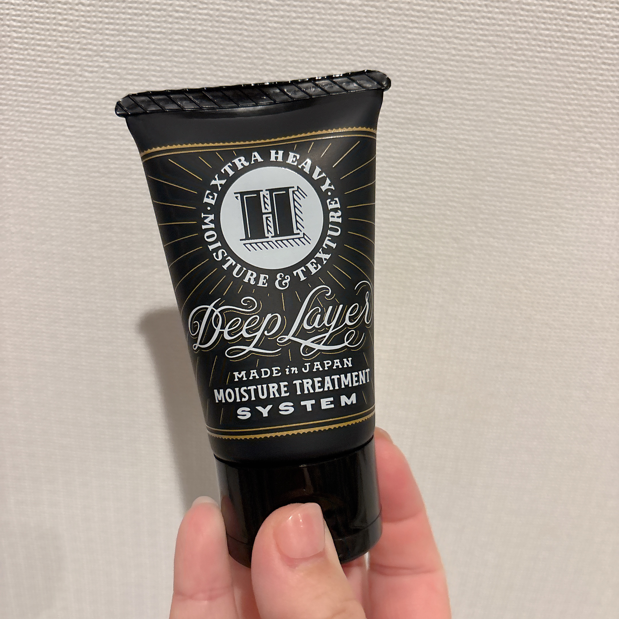 DeepLayer　ディープレイヤー H


洗い流すトリートメントです✨
うるうるサラサラになるので使い心地は良かったのですが、とにかく小さくて数回で無くなってしまい🥲
お試しサイズなのですが、コスパ的にはそんなに良くないのかなー？と思