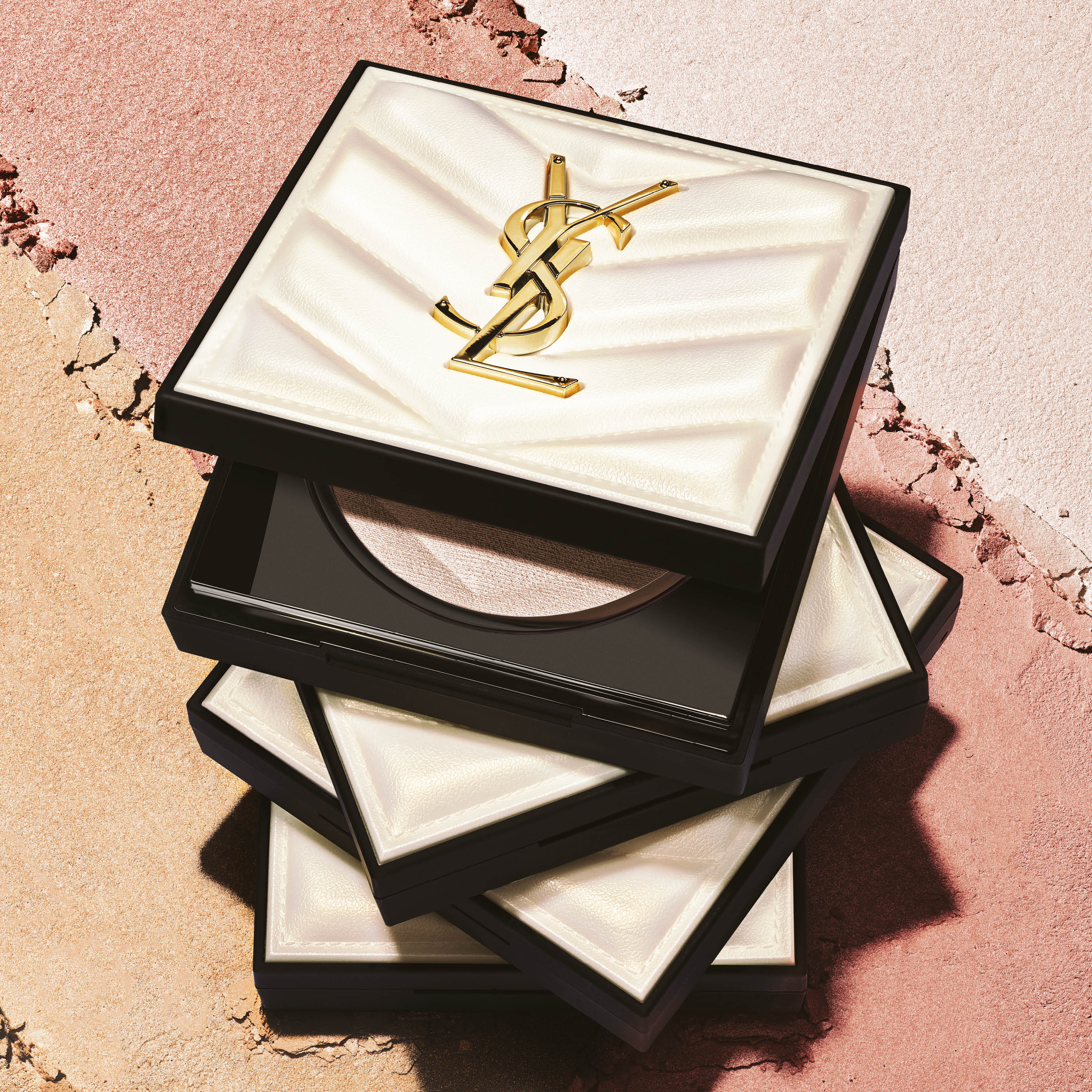 【本日6/4 先行発売】
公式オンライン ブティック/表参道フラッグシップ ブティック

「オールアワーズ ハイパールミナイザー」

YSLオールアワーズから初のルミナイザーが登場。

大胆でありながら繊細。
美しい矛盾が織り成す、奥行きの