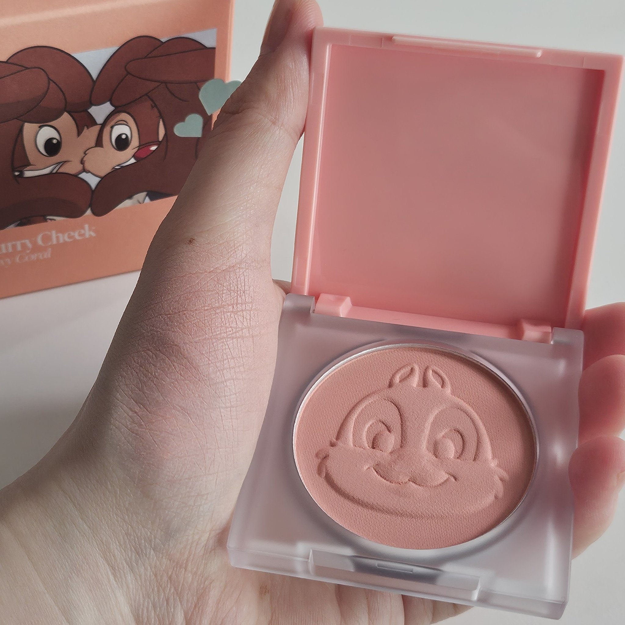 ブラリーチーク(ディズニーエディション) 02 ウエービーコーラル/espoir/チークを使ったクチコミ（3枚目）