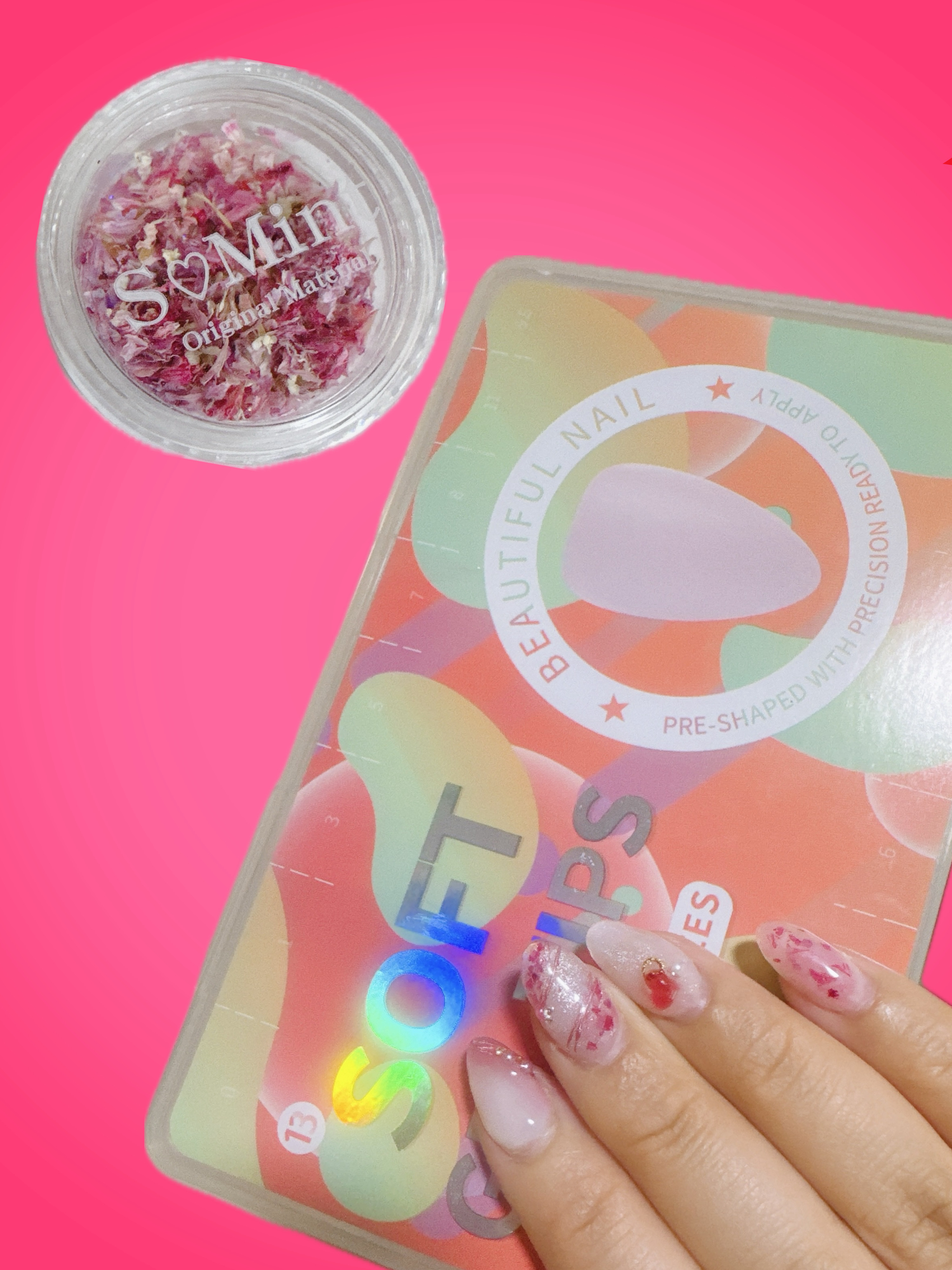 押し花ネイル！
S♡Minの押し花本当可愛い〜💜

色んなピンクの色んなお花が
入ってるよ〜！