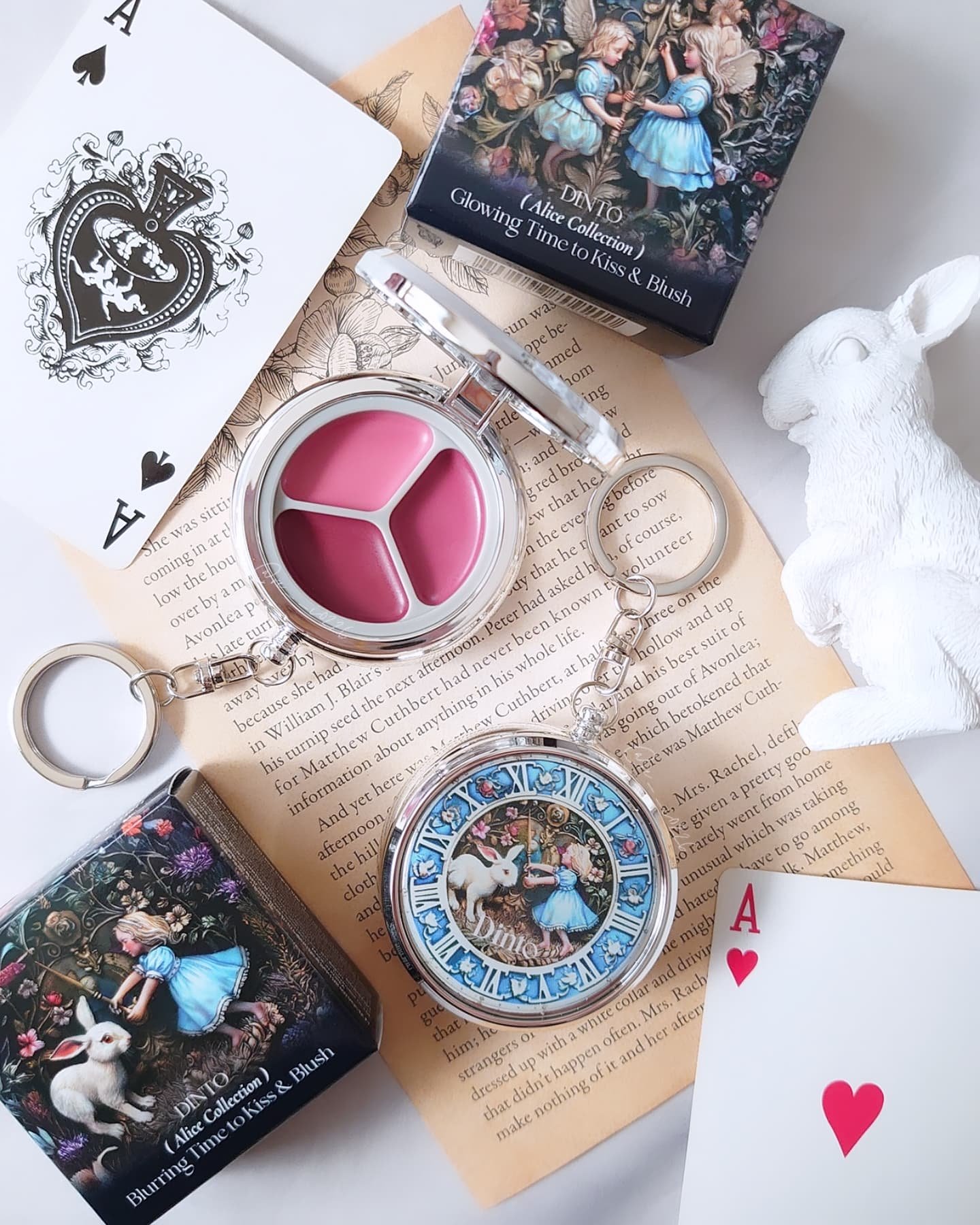 Dintoの口紅 グローイングタイムトゥーキスアンドブラッシュ他、1商品