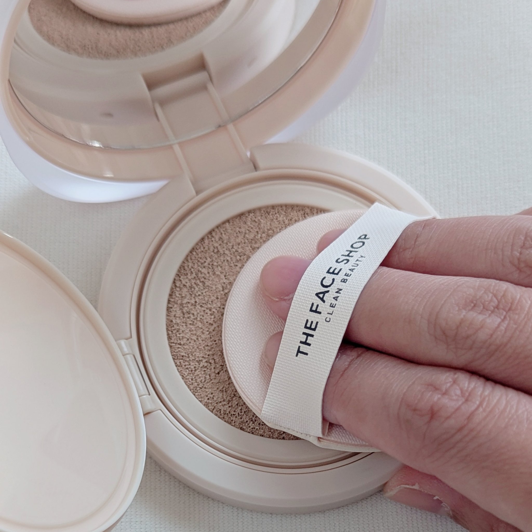 インクラスティングクッションファンデーション/THE FACE SHOP/クッションファンデーションを使ったクチコミ（2枚目）