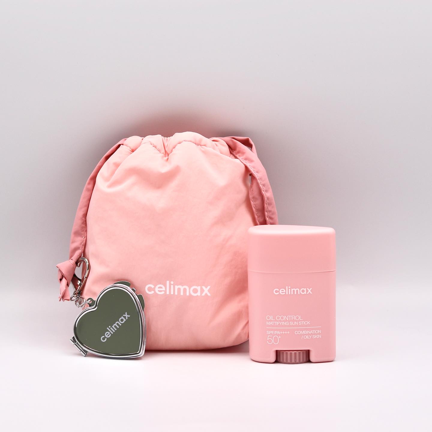 OIL CONTROL MATTIFYING SUN STICK/celimax/日焼け止めスティックを使ったクチコミ（2枚目）