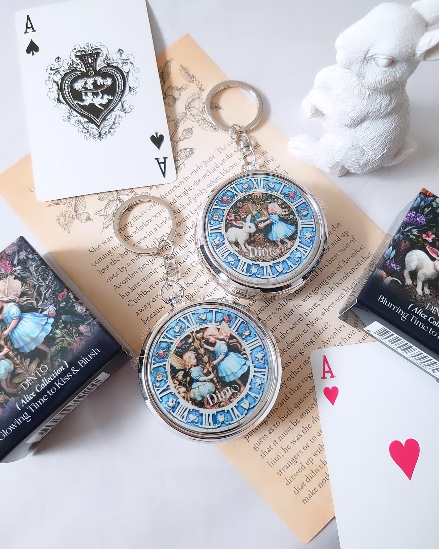 2177❣️ アリス・ヒース作　「トーキング・トゥ・ザ・ムーン Dinto新作登場！♥️『不思議の国のアリス』からインスピレーションを