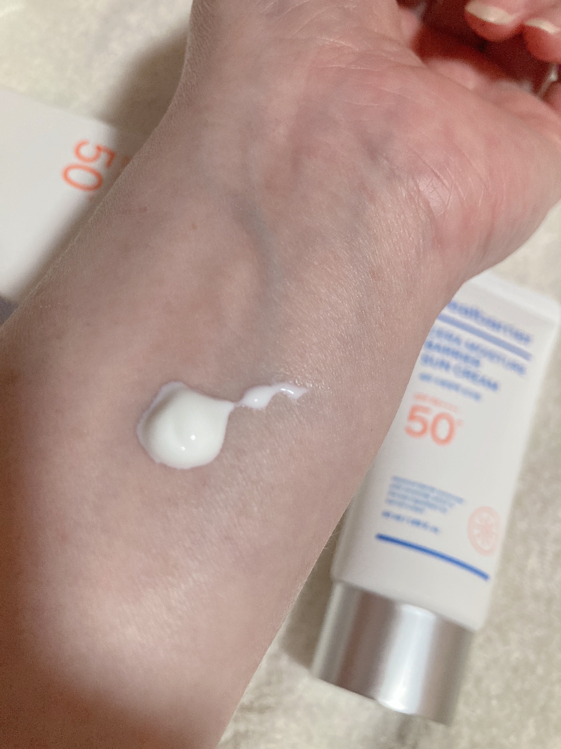 セラ水分バリア日焼け止め/Real Barrier/日焼け止めクリームを使ったクチコミ（2枚目）