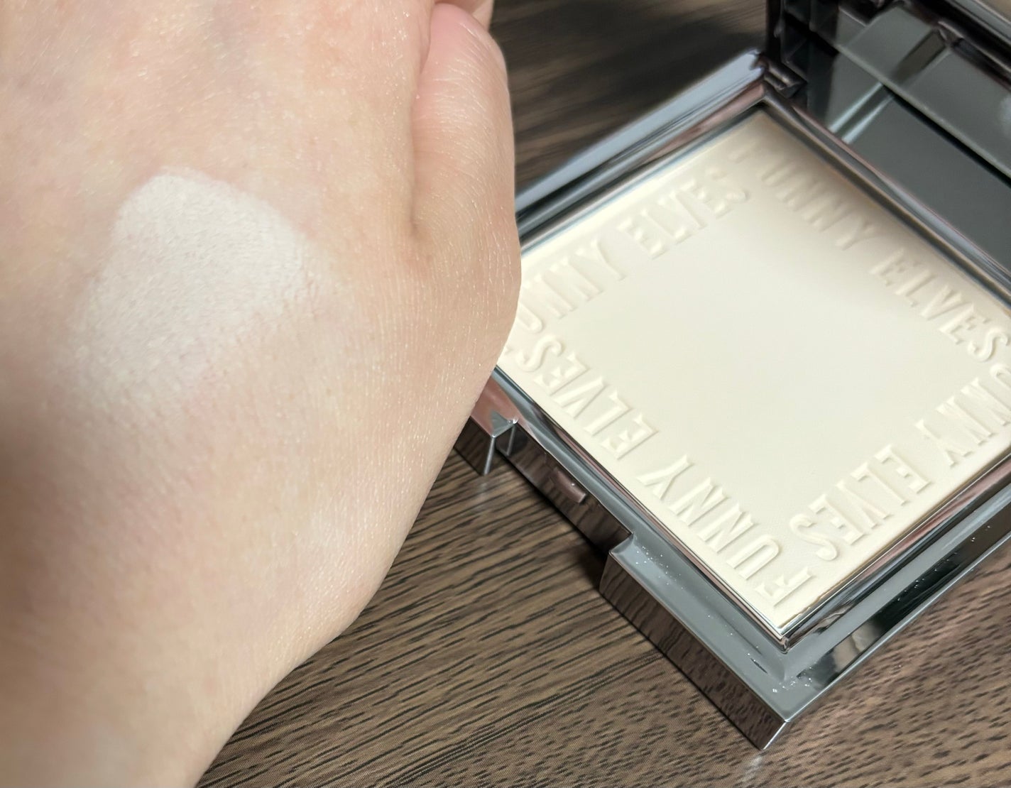 ソフトマットプレストパウダー/FUNNY ELVES方里/プレストパウダーを使ったクチコミ(5枚目)