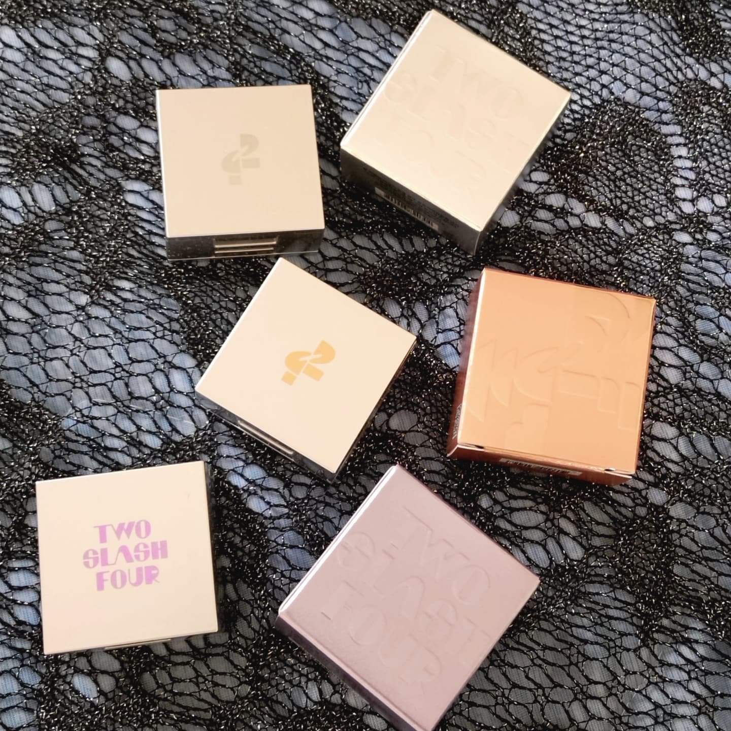 ストロビングフェイスキューブ/TWO SLASH FOUR/ハイライトを使ったクチコミ（1枚目）