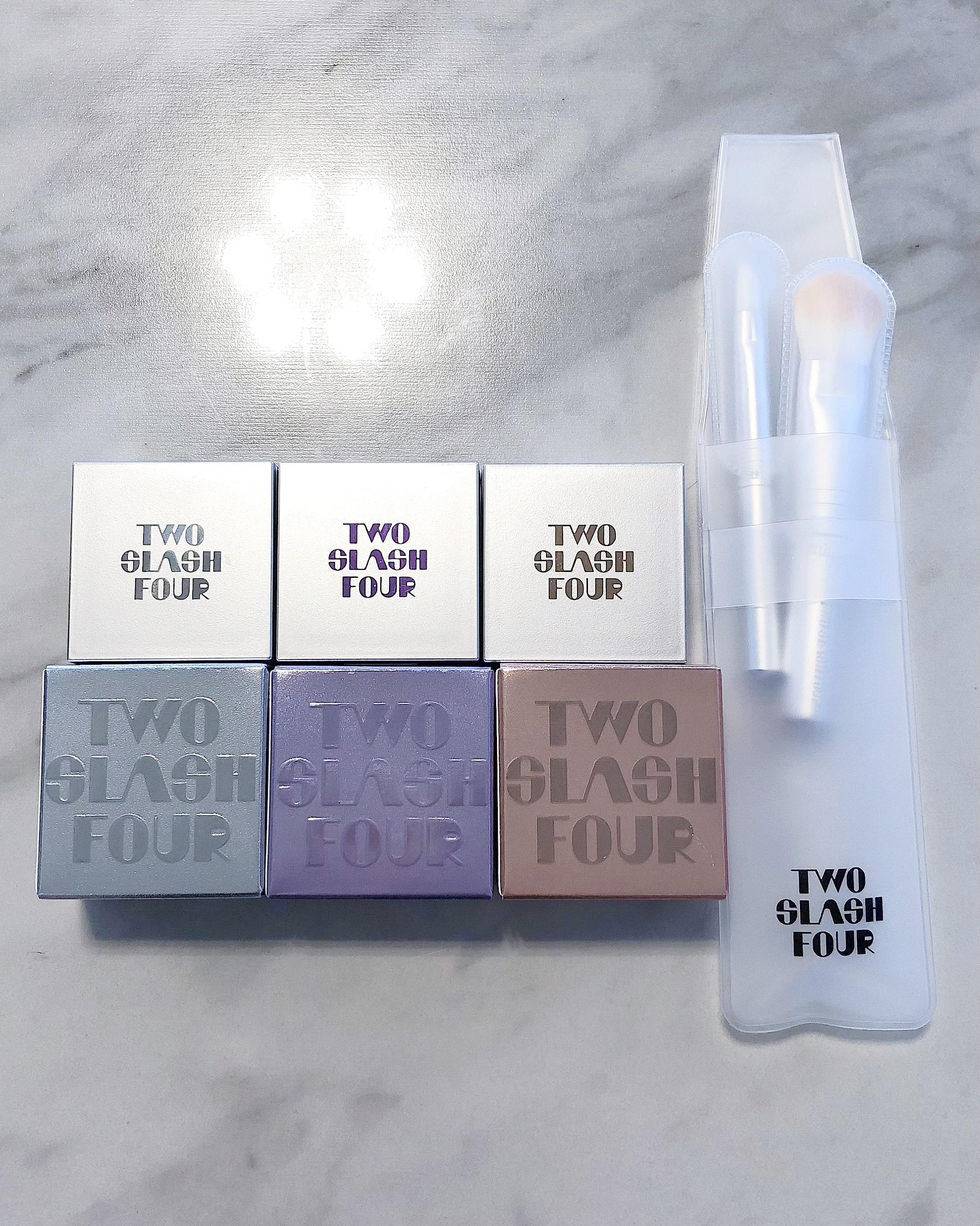 ストロビングフェイスキューブ/TWO SLASH FOUR/ハイライトを使ったクチコミ（1枚目）