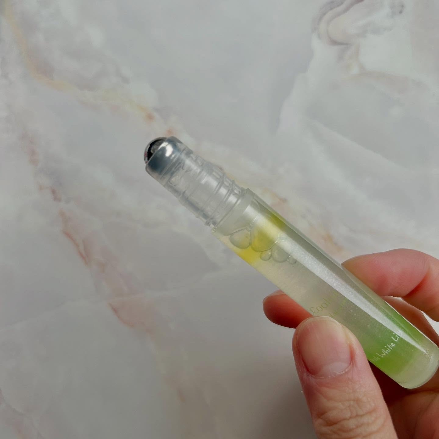 アセダレーヌ フレッシュホワイトリリー/Coolist/デオドラント・制汗剤を使ったクチコミ（2枚目）