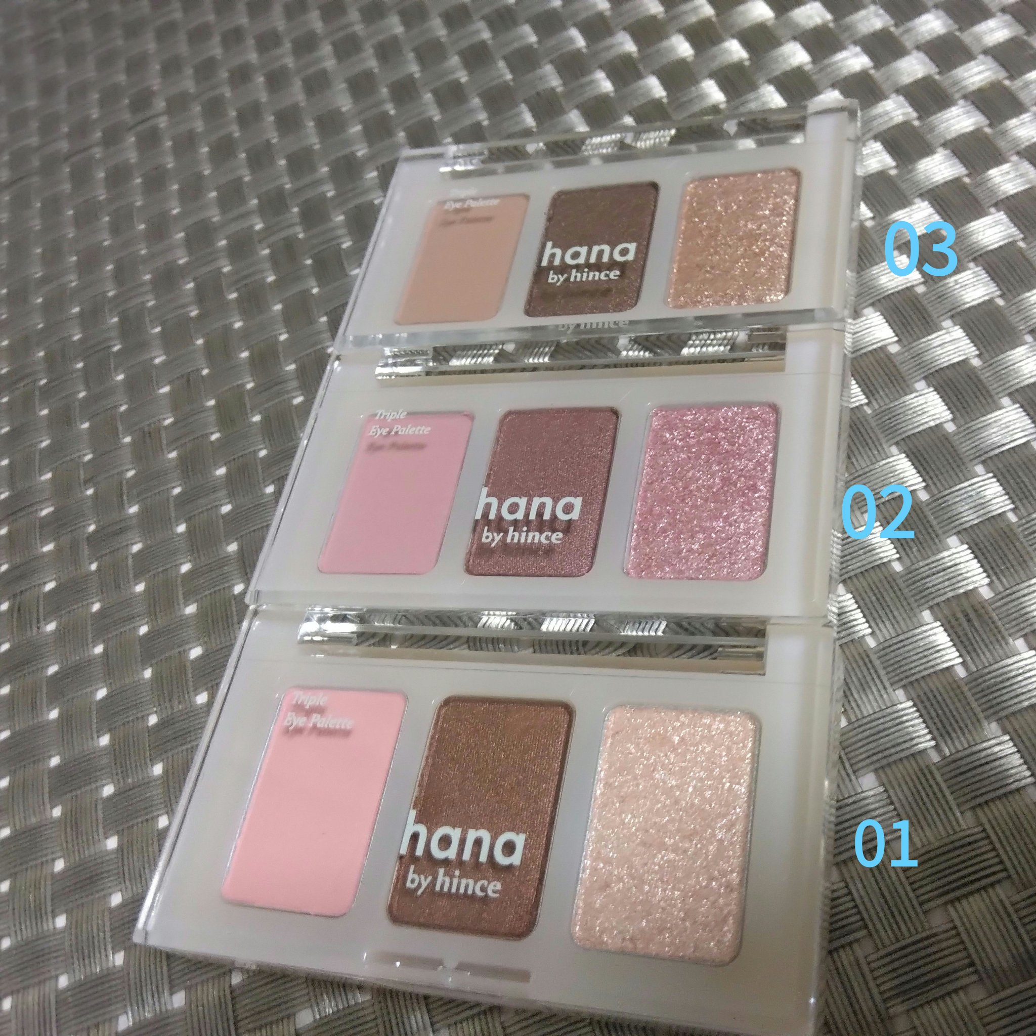 トリプルアイパレット 01 モモ/hana by hince/アイシャドウパレットを使ったクチコミ（2枚目）