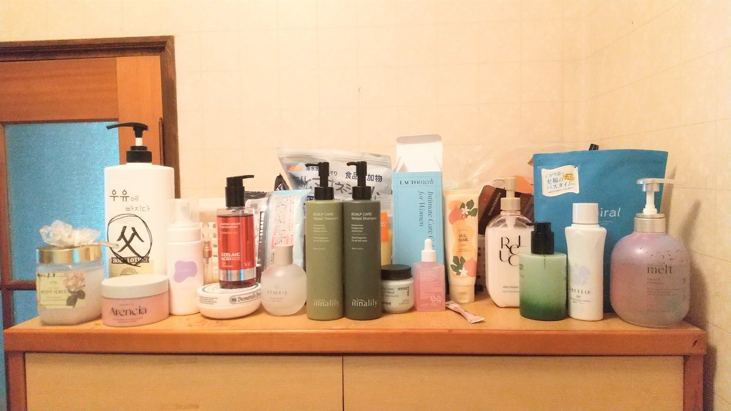 ヨナ フォロバ100 on LIPS 「家族からよく、お風呂場がヘアケアや化粧品がいろいろありすぎて、..」(3枚目)