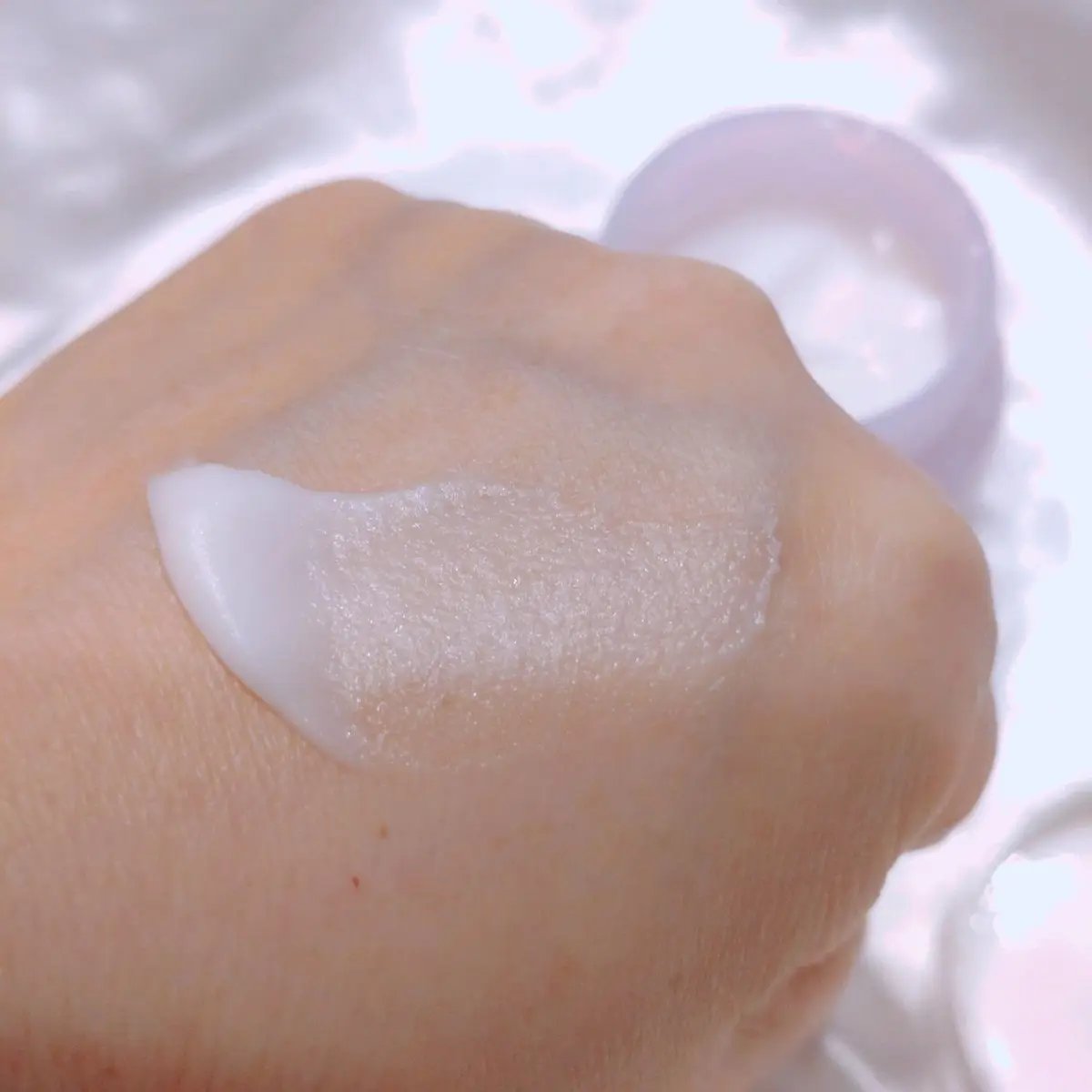 NUAN ソフトホイップクリームのクチコミ「【クラシエ　NUAN　美容液クリームシリーズ】

コロンとしたパケがかわいいふんわりクリーム🤲.....」（3枚目）