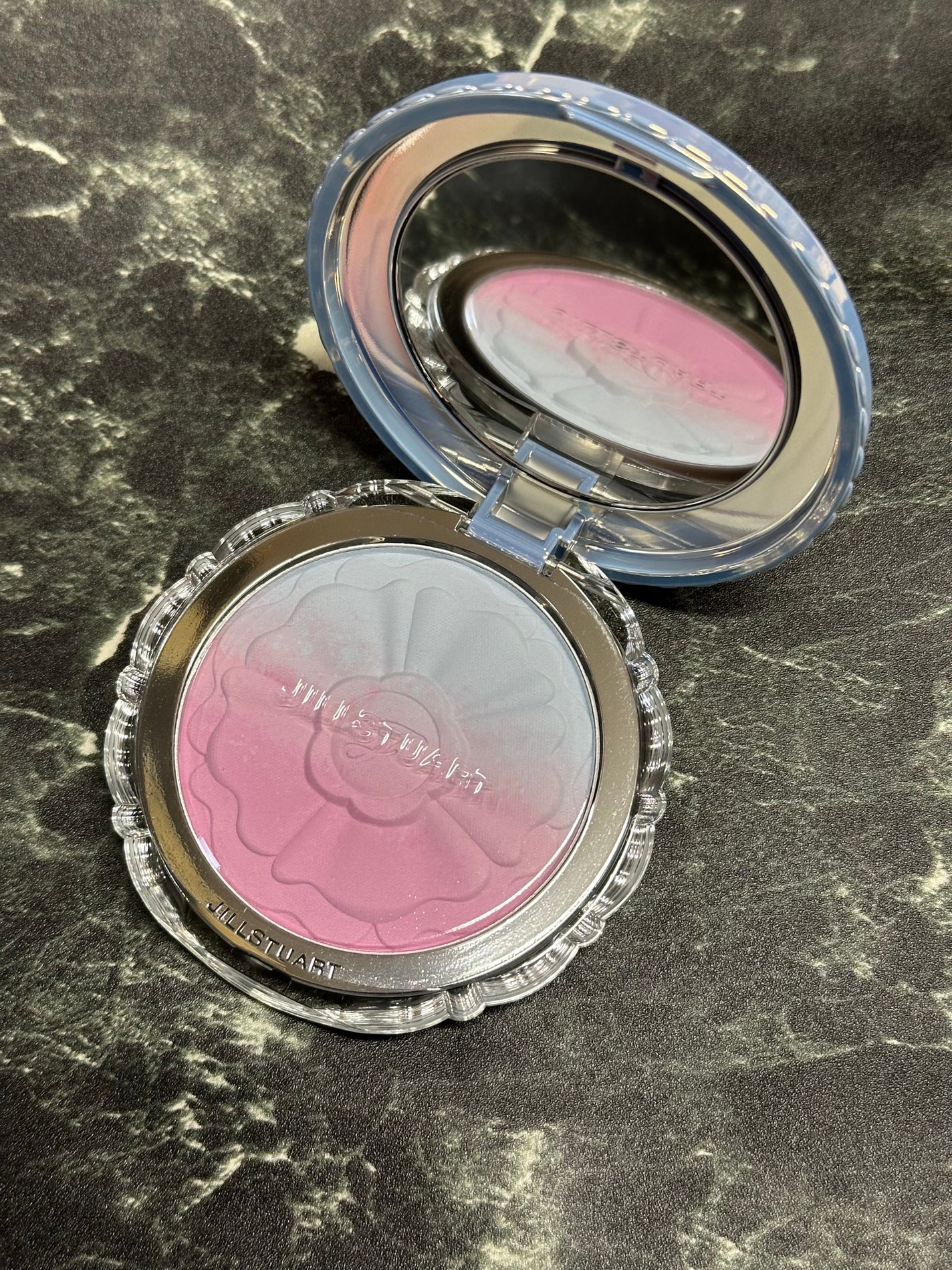 ジルスチュアート パステルペタル ブラッシュ/JILL STUART/パウダーチークを使ったクチコミ(4枚目)